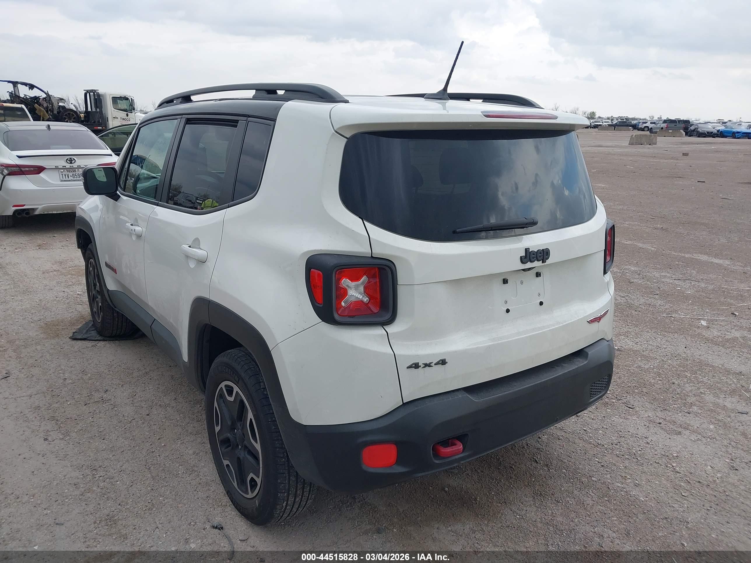 JEEP RENEGADE image 3
