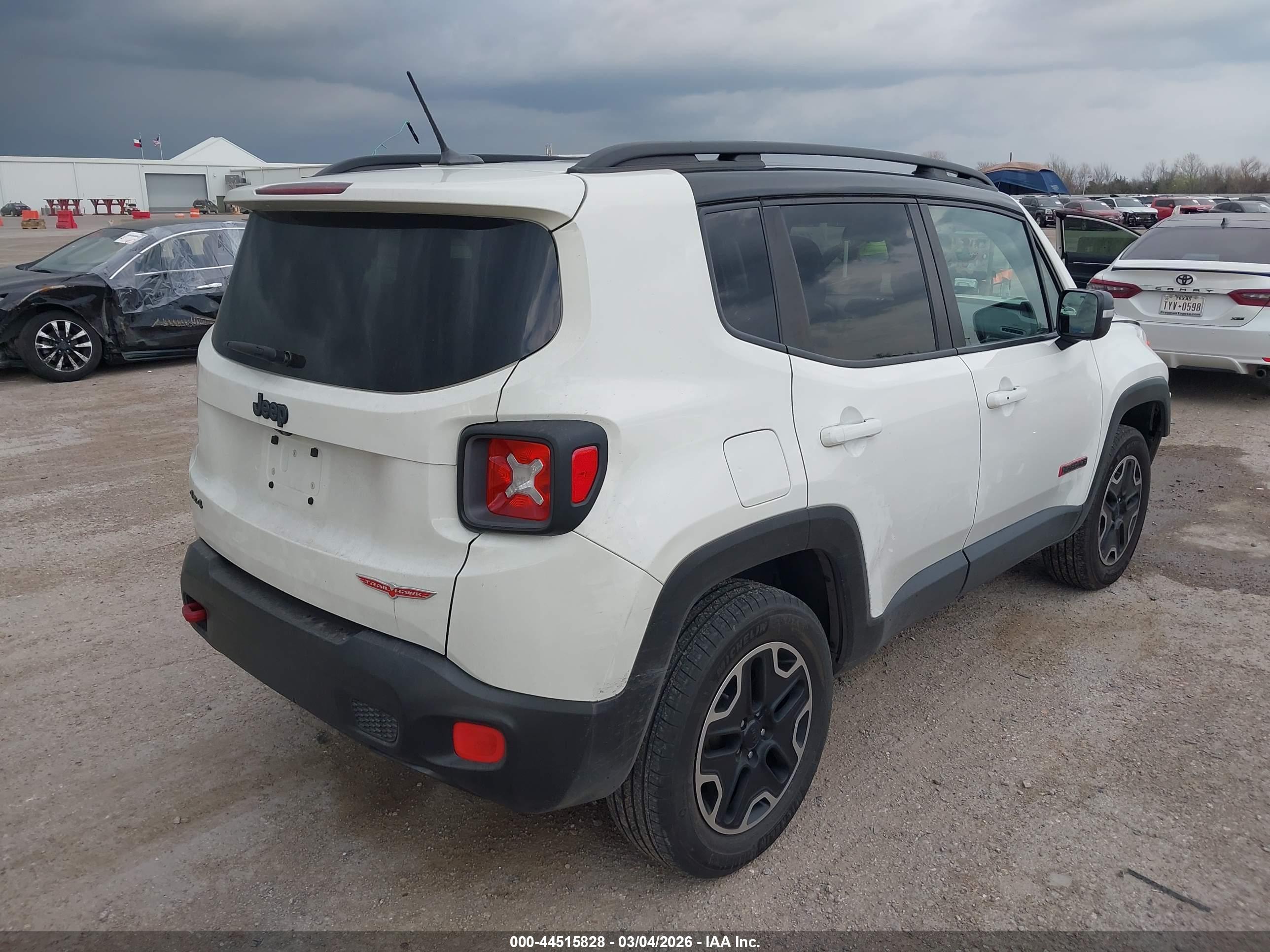 JEEP RENEGADE image 4