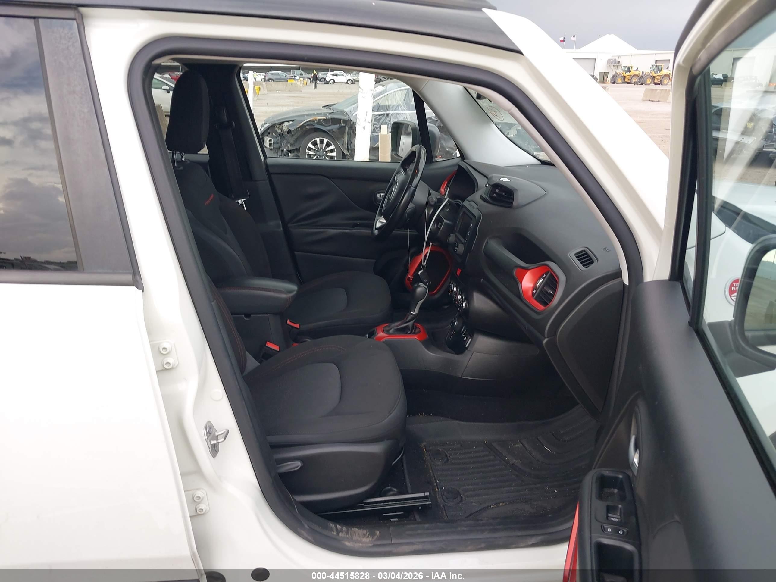 JEEP RENEGADE image 5