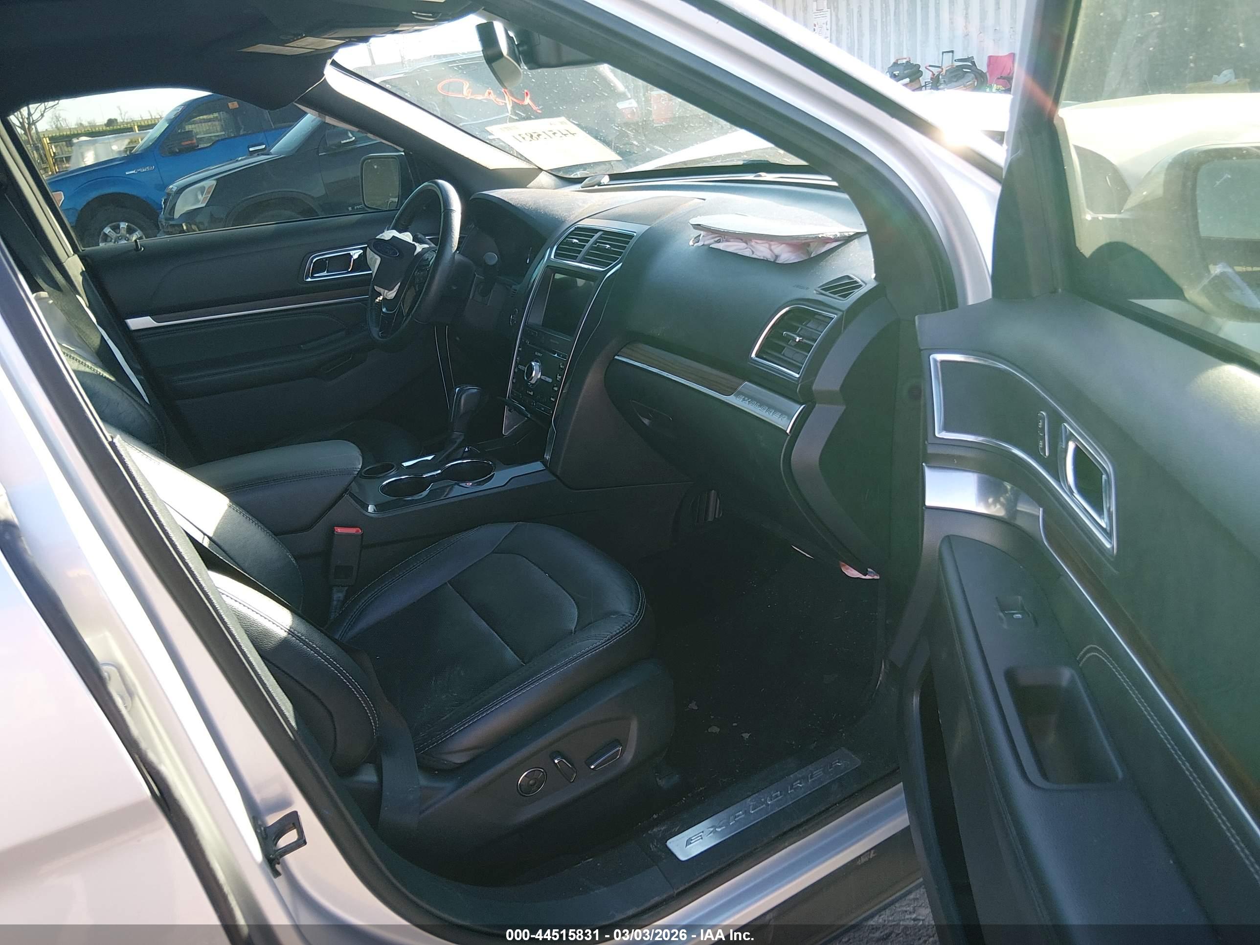 FORD EXPLORER image 5