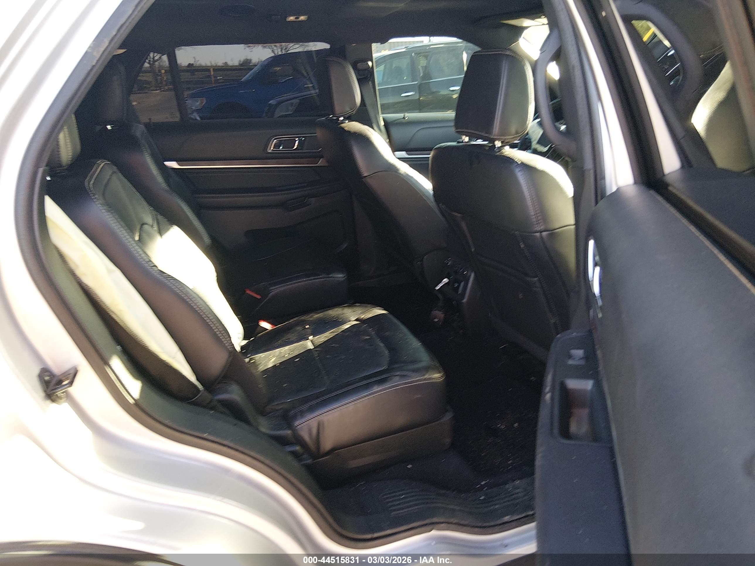 FORD EXPLORER image 8