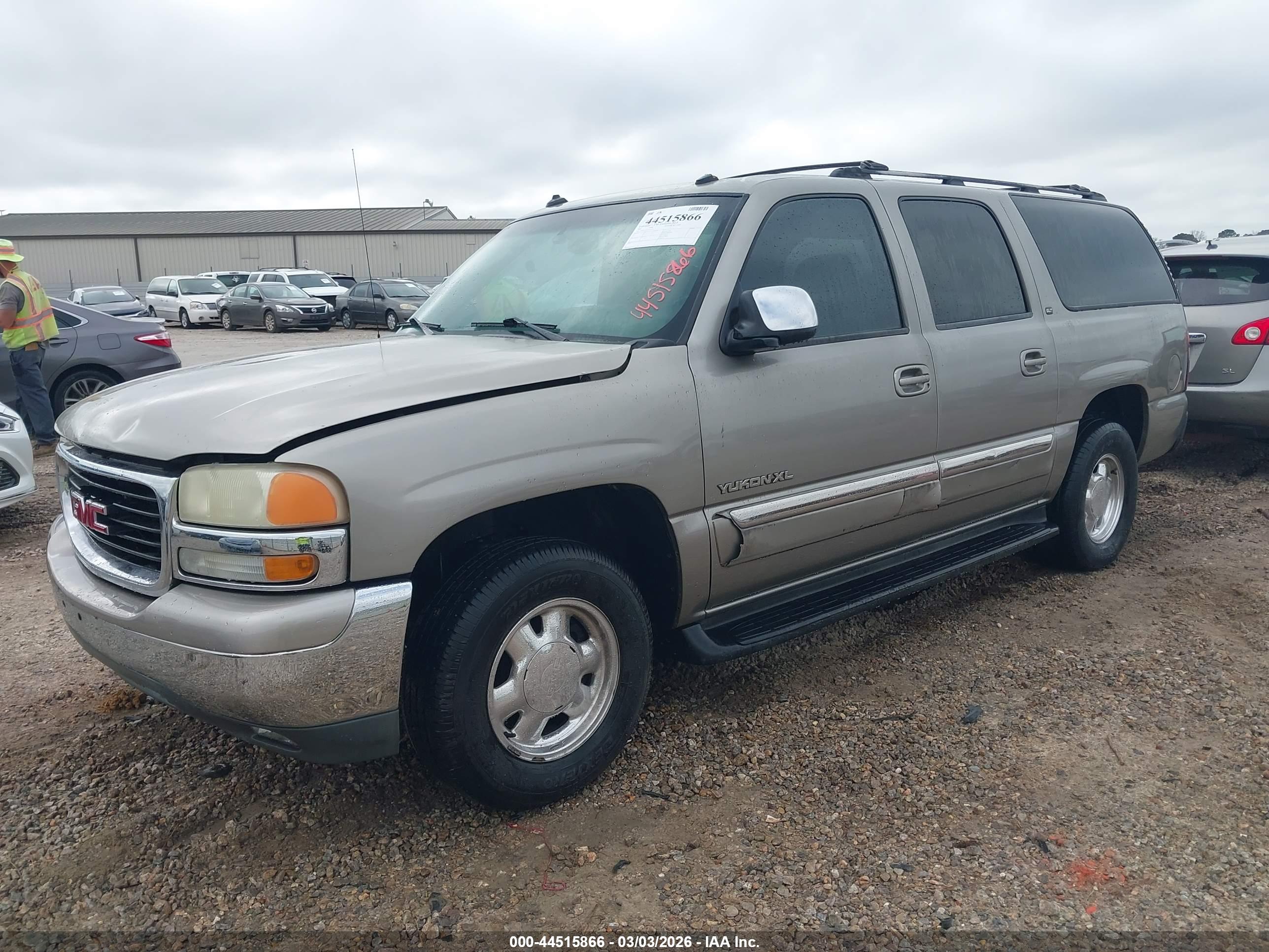 GMC YUKON image 2