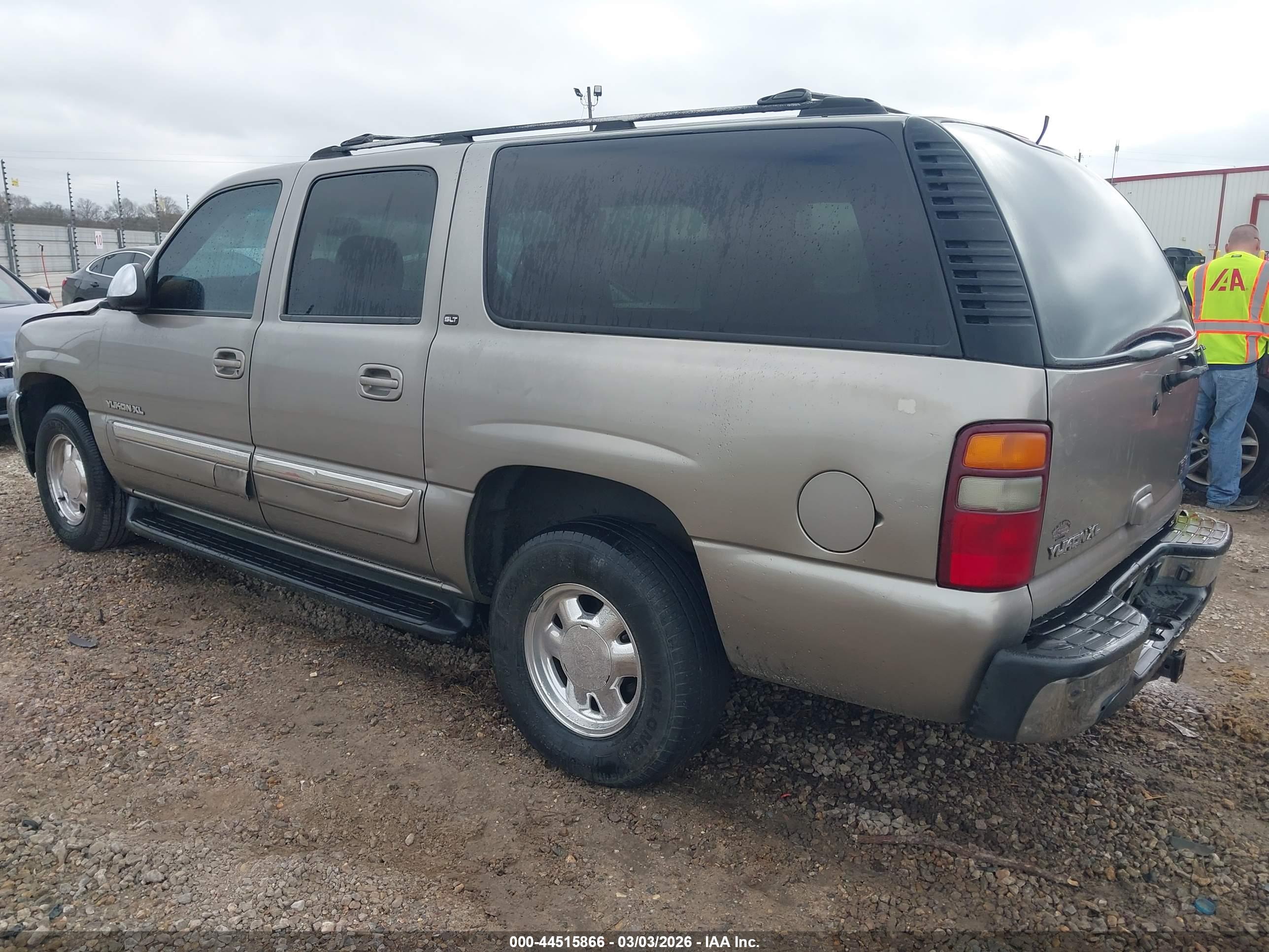 GMC YUKON image 3