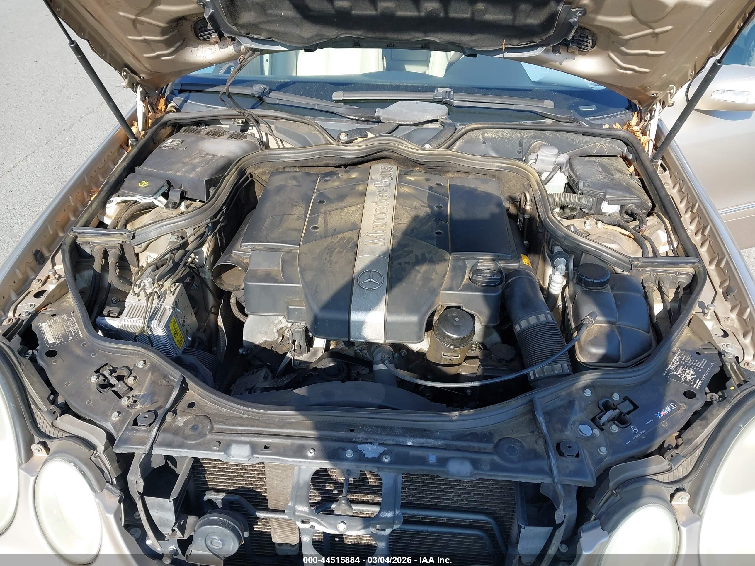 MERCEDES-BENZ E image 10