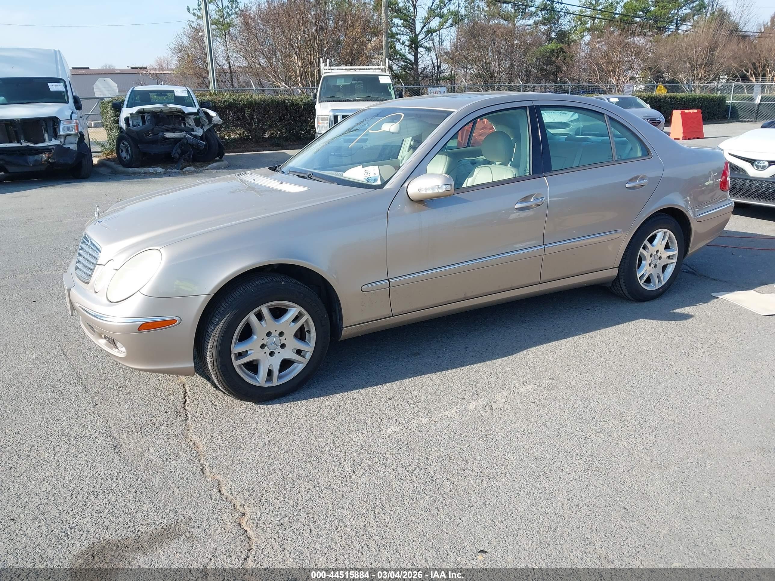 MERCEDES-BENZ E image 2