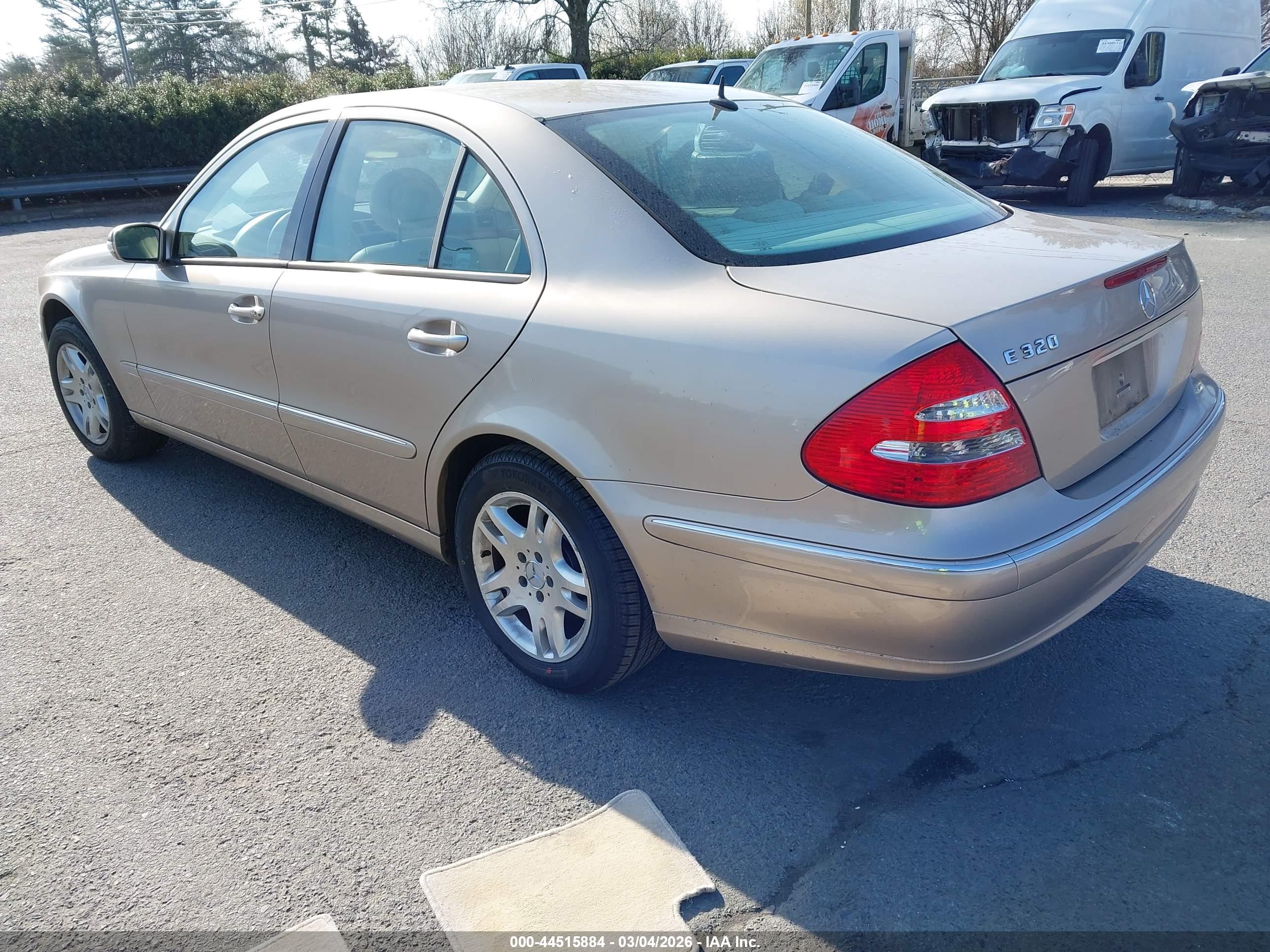MERCEDES-BENZ E image 3