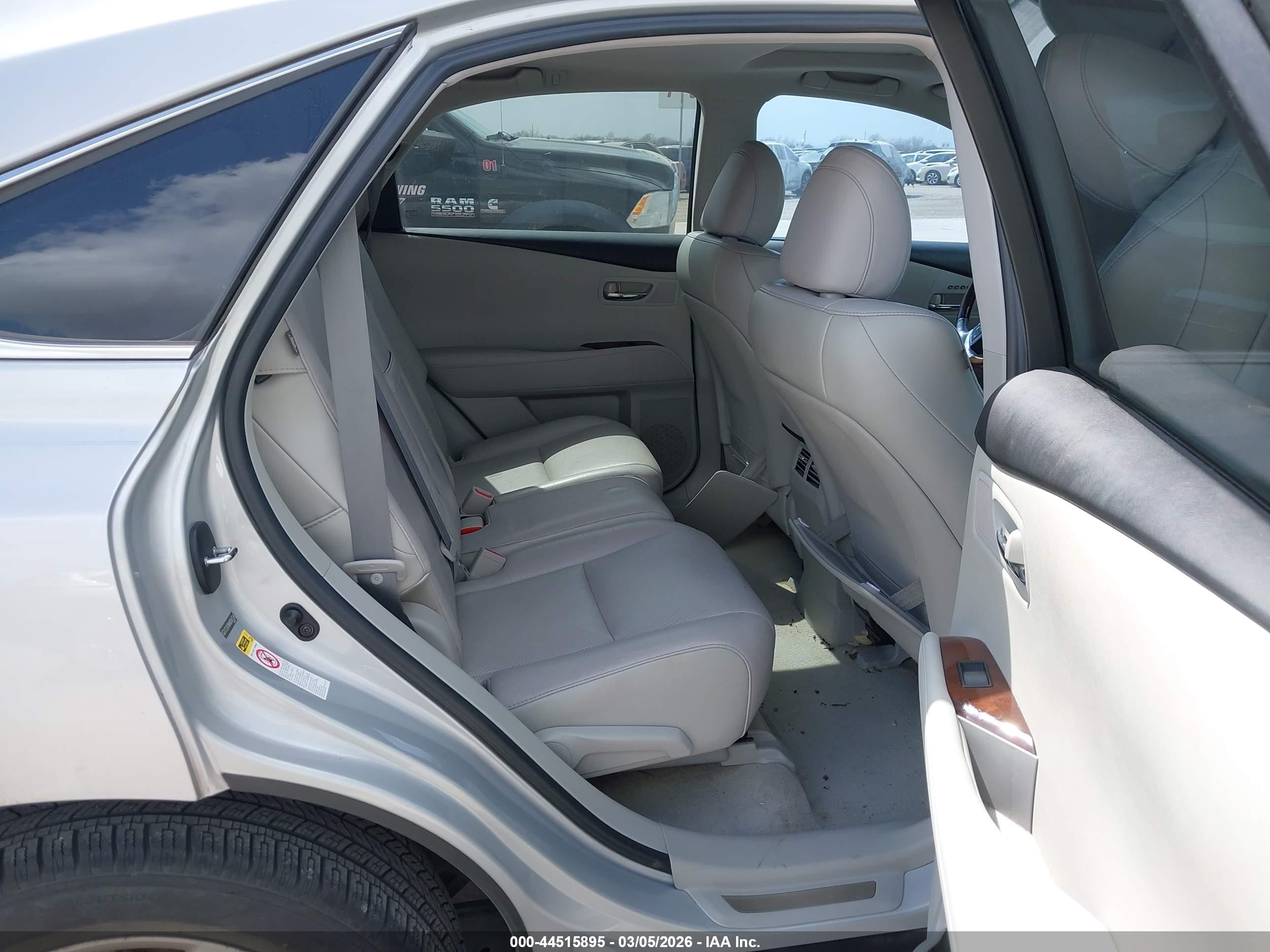 LEXUS RX image 8