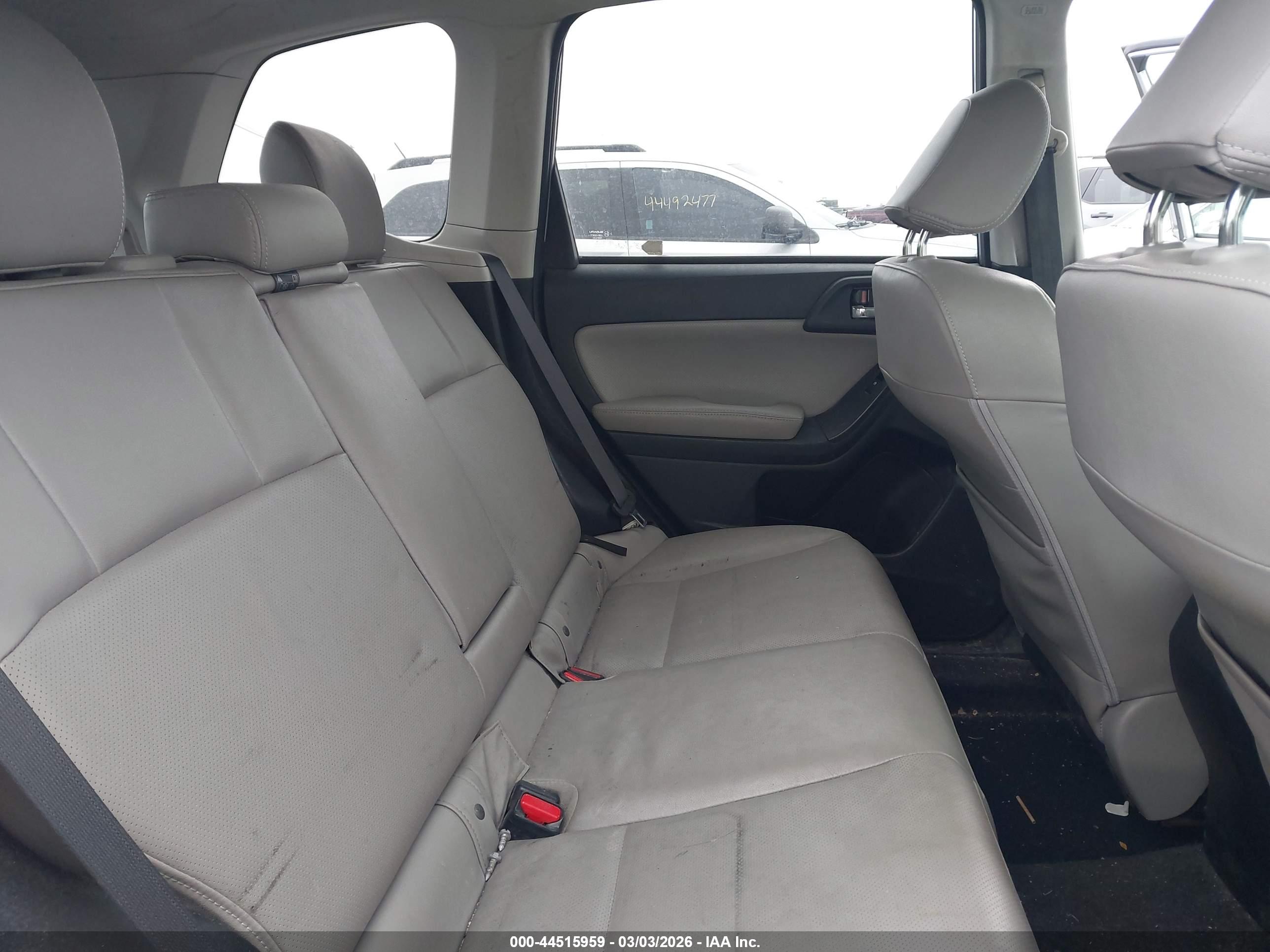 SUBARU FORESTER image 8