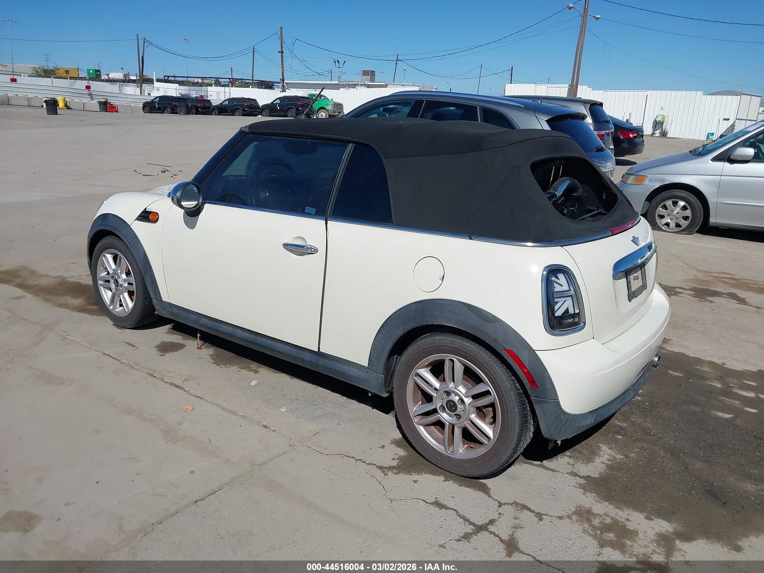 MINI COOPER image 3