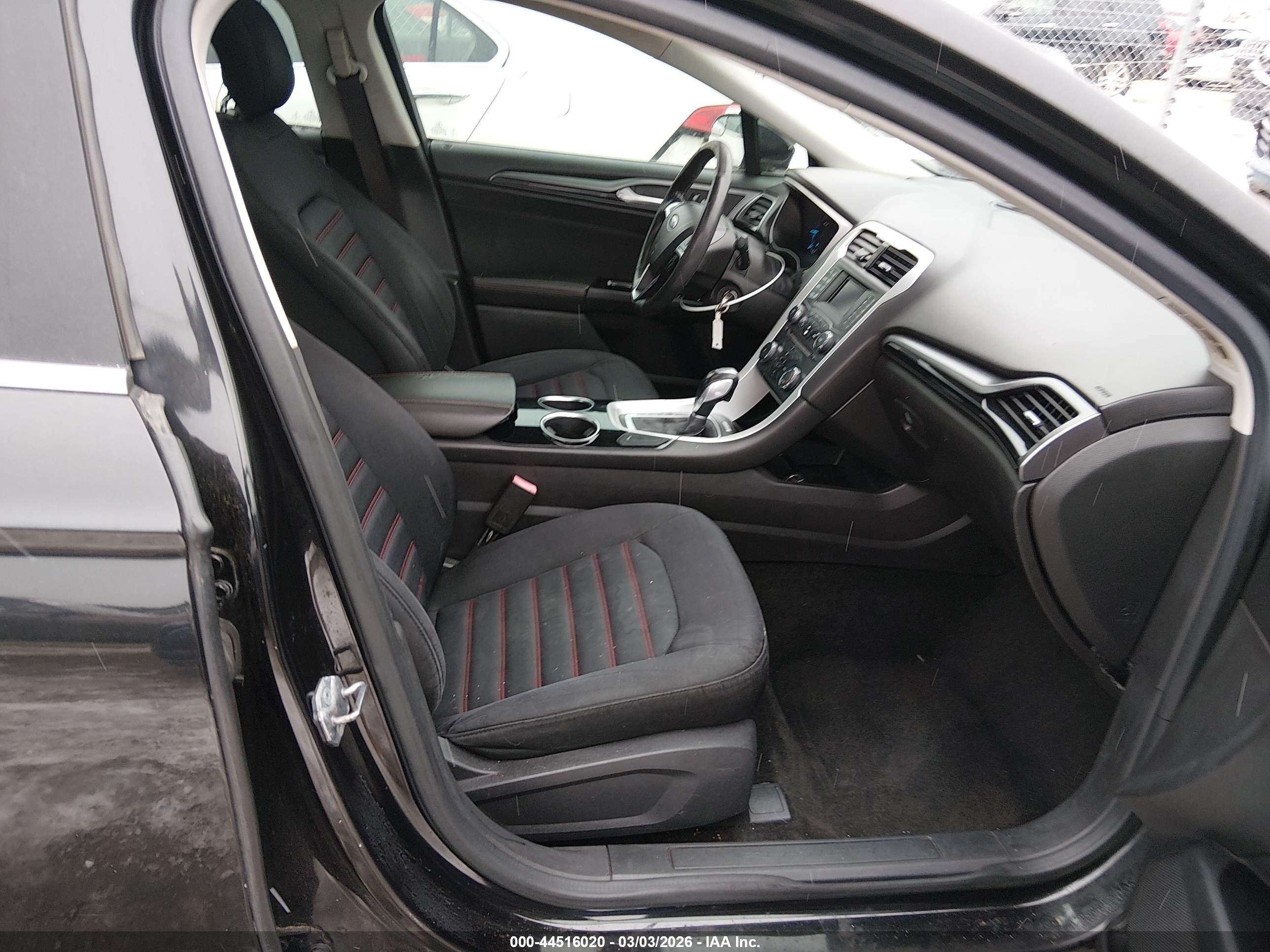 FORD FUSION image 5