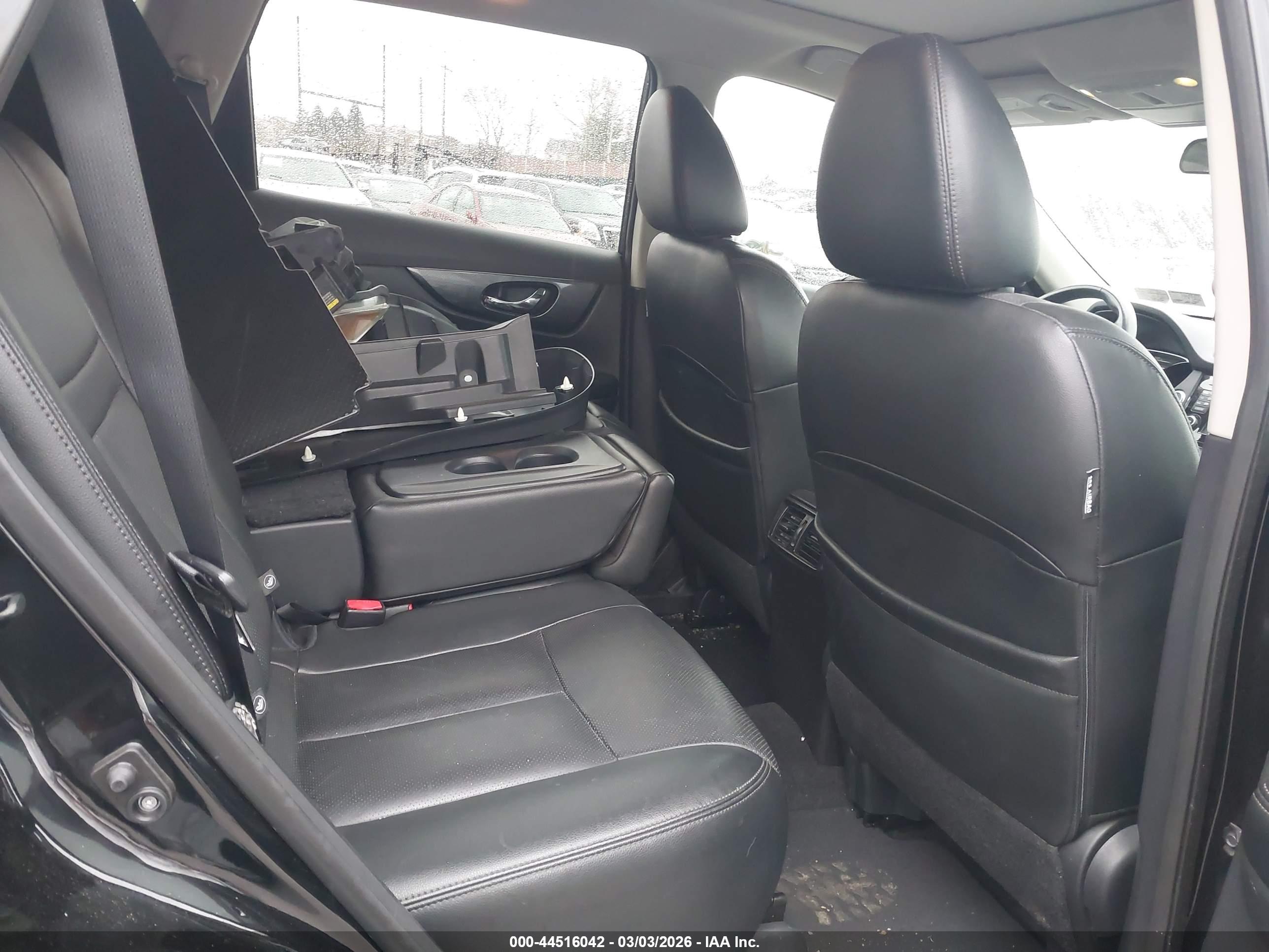 NISSAN ROGUE image 8