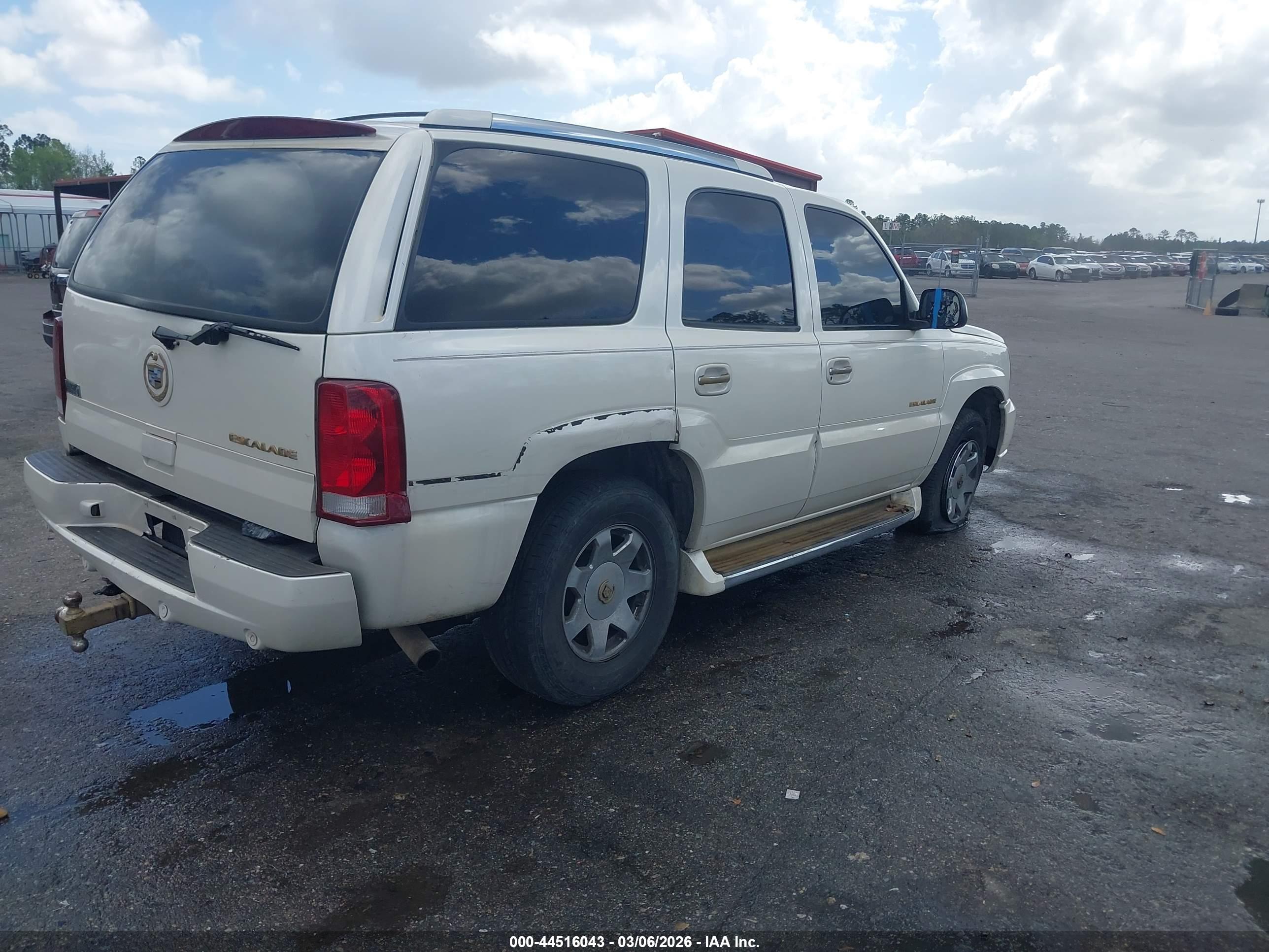 CADILLAC ESCALADE image 4