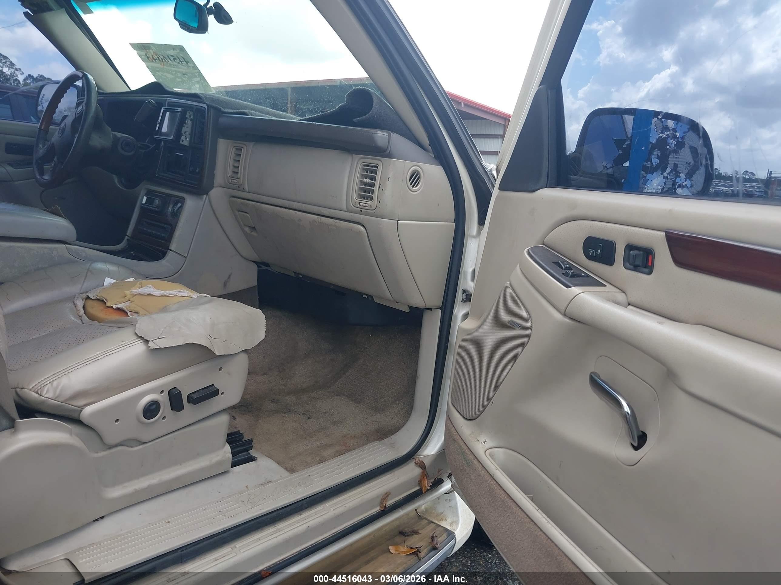 CADILLAC ESCALADE image 5