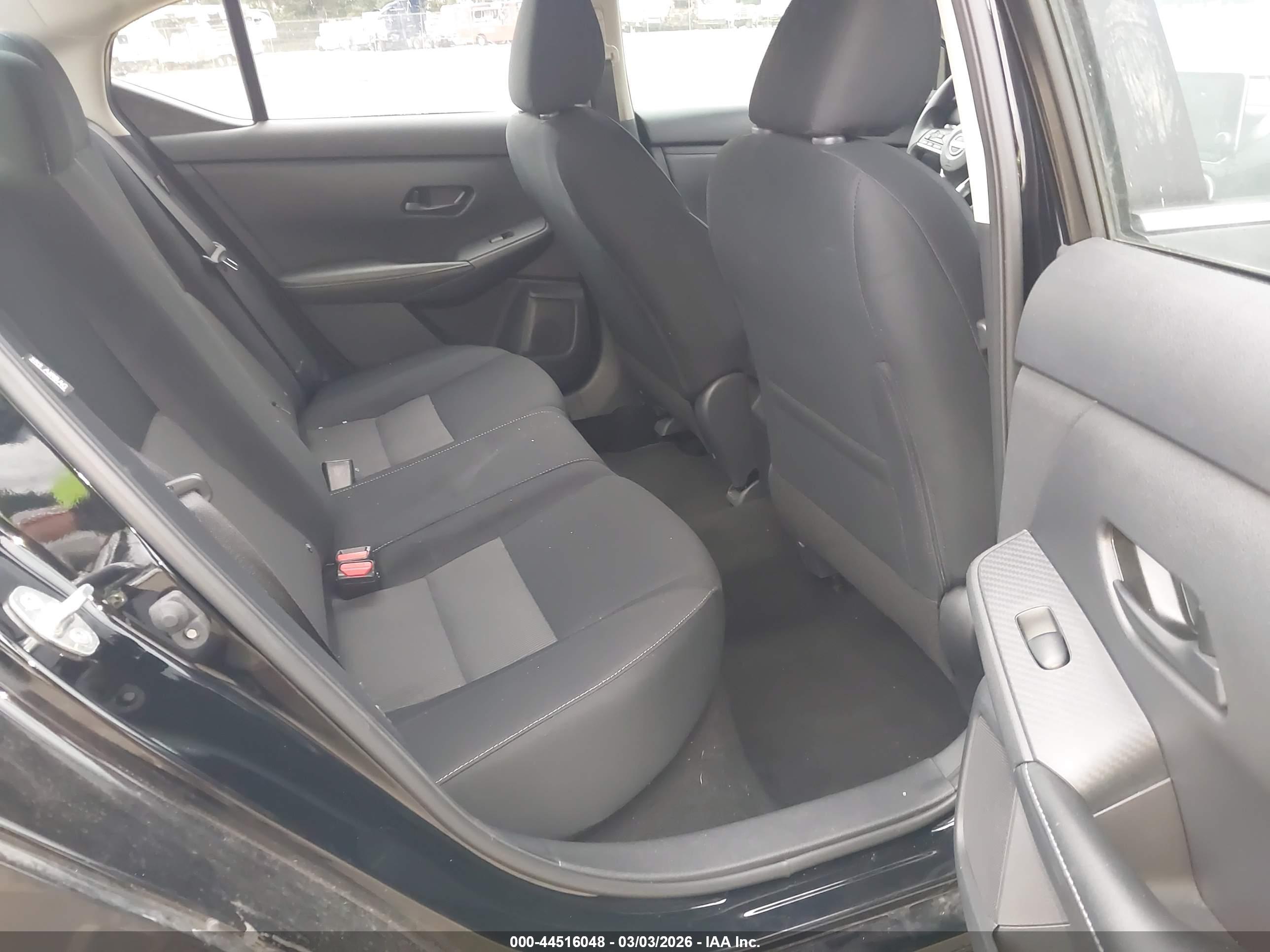 NISSAN SENTRA image 8