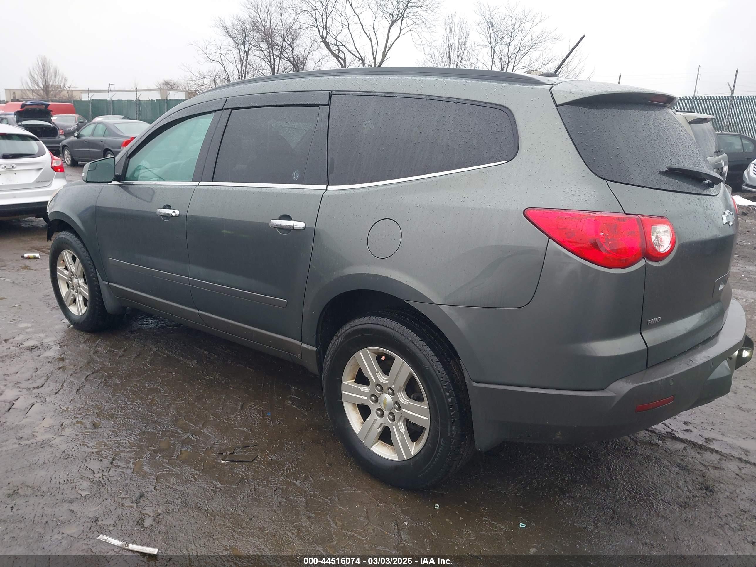 CHEVROLET TRAVERSE image 3