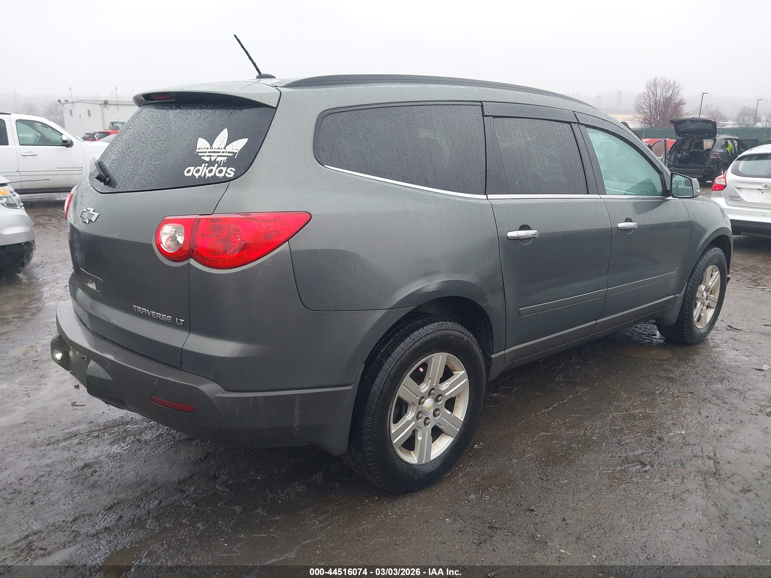 CHEVROLET TRAVERSE image 4