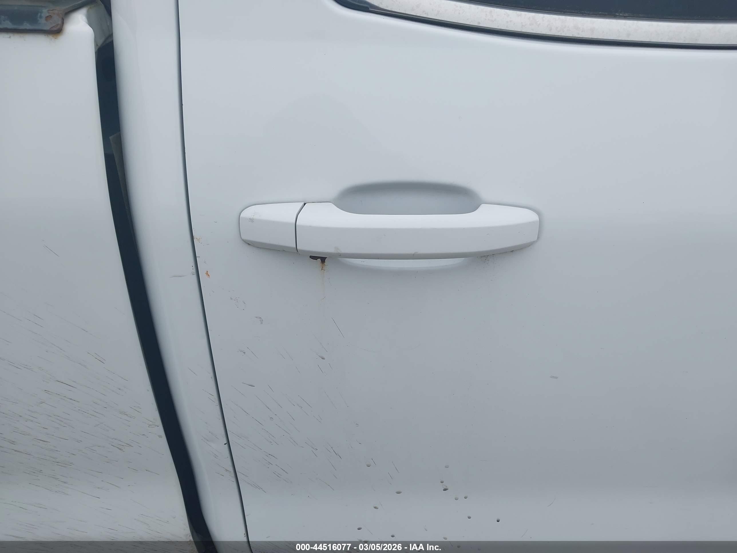 GMC SIERRA image 6