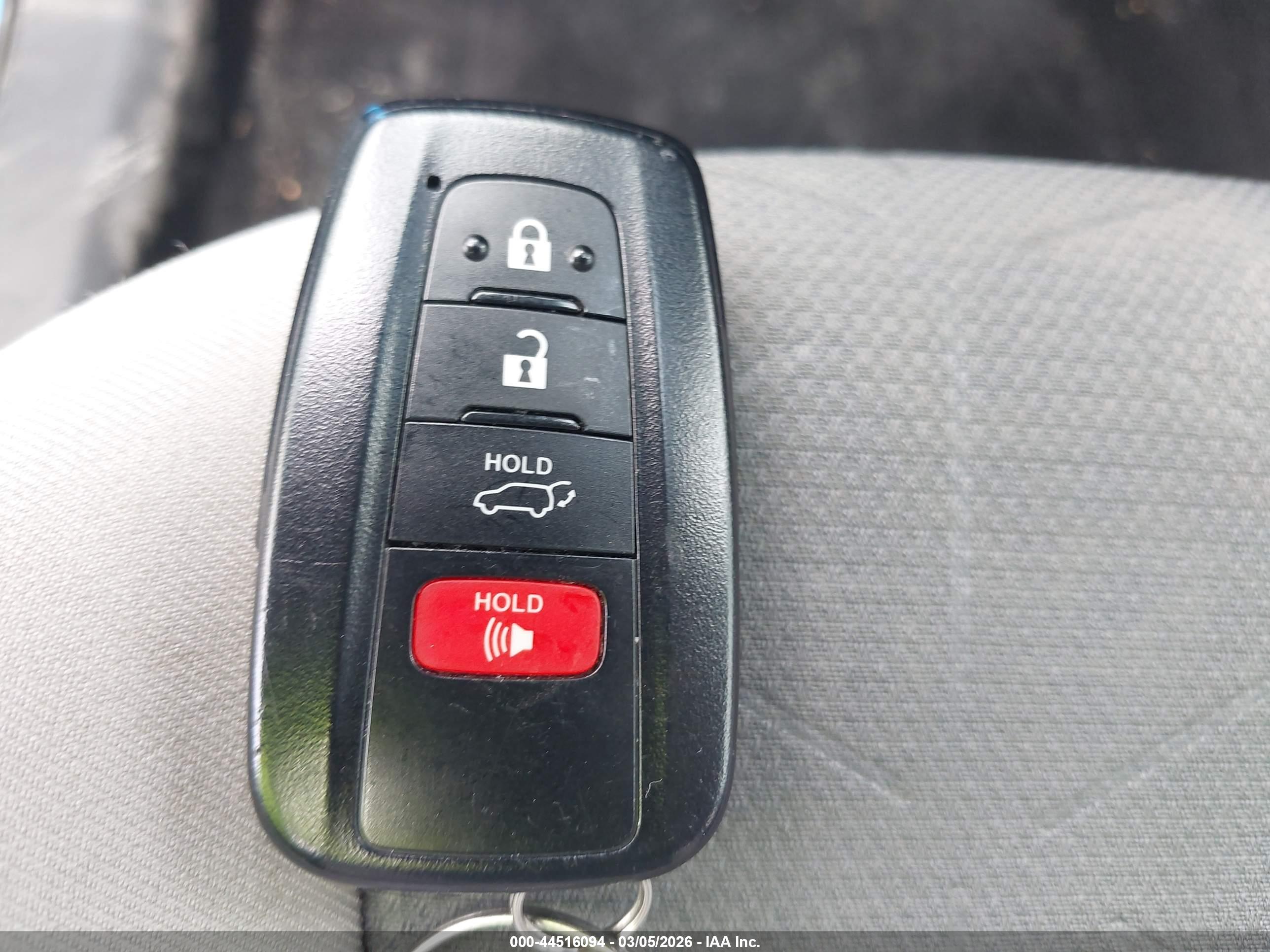 TOYOTA RAV4 image 11