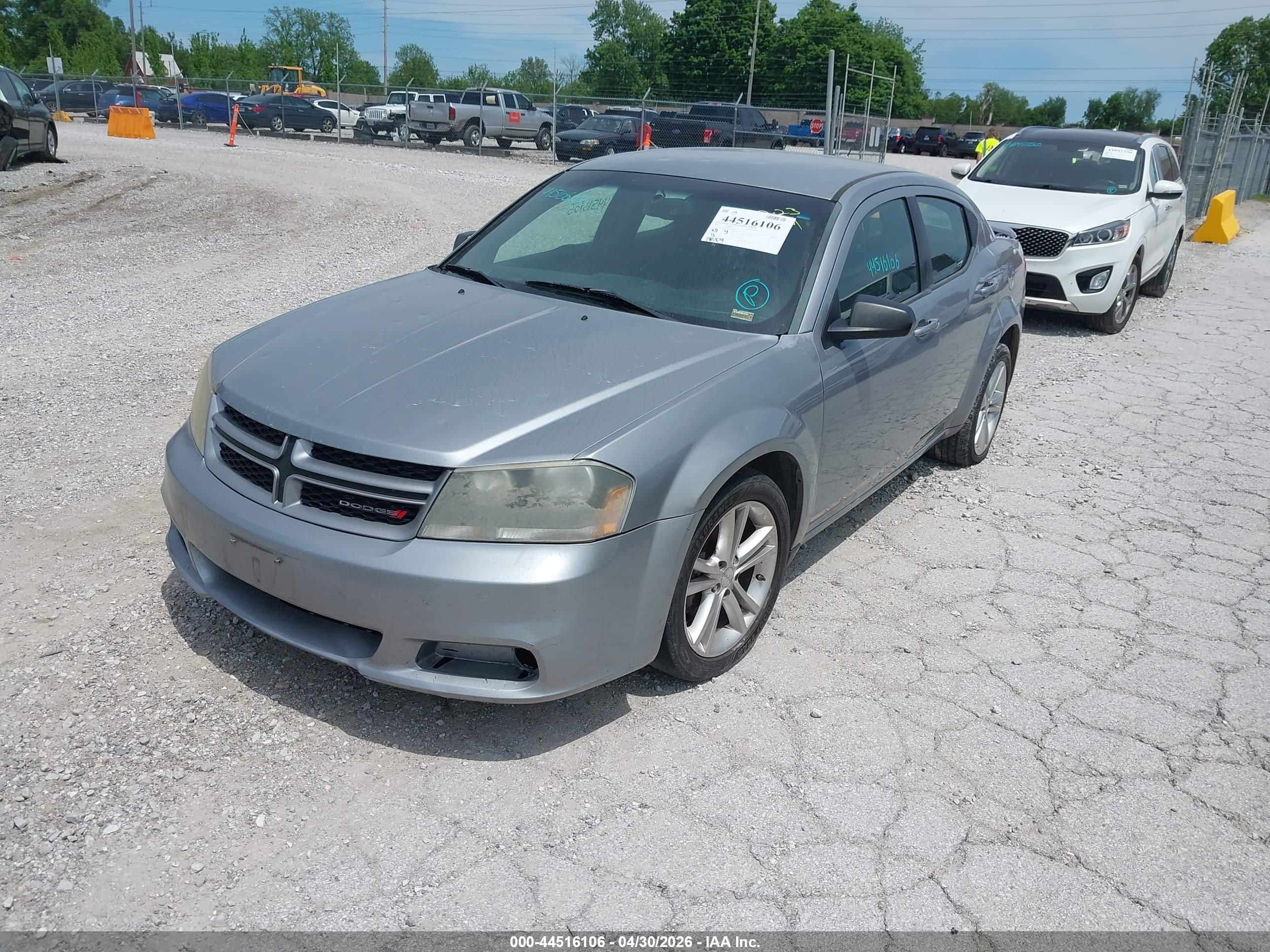 DODGE AVENGER image 2