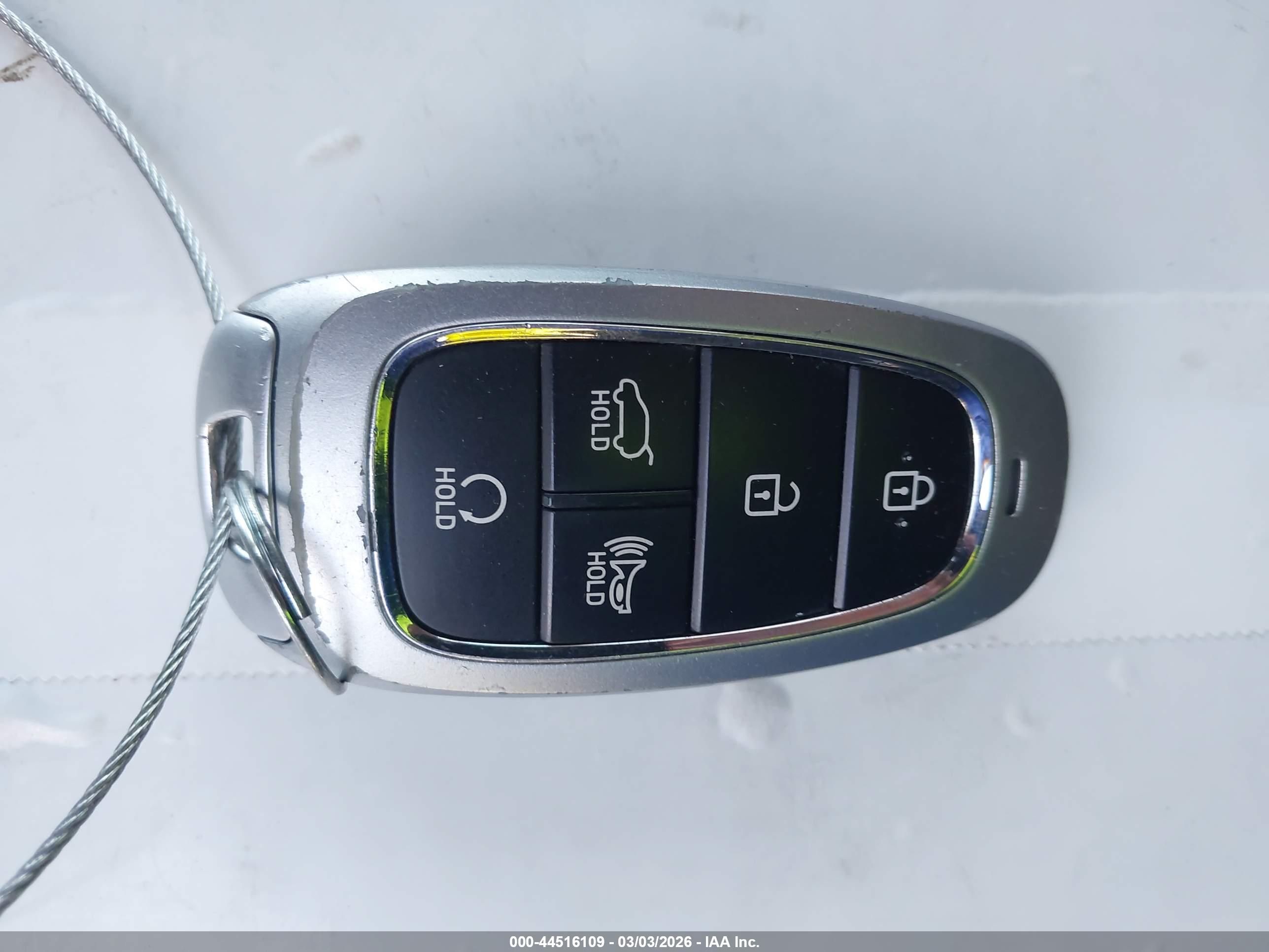 HYUNDAI TUCSON image 11
