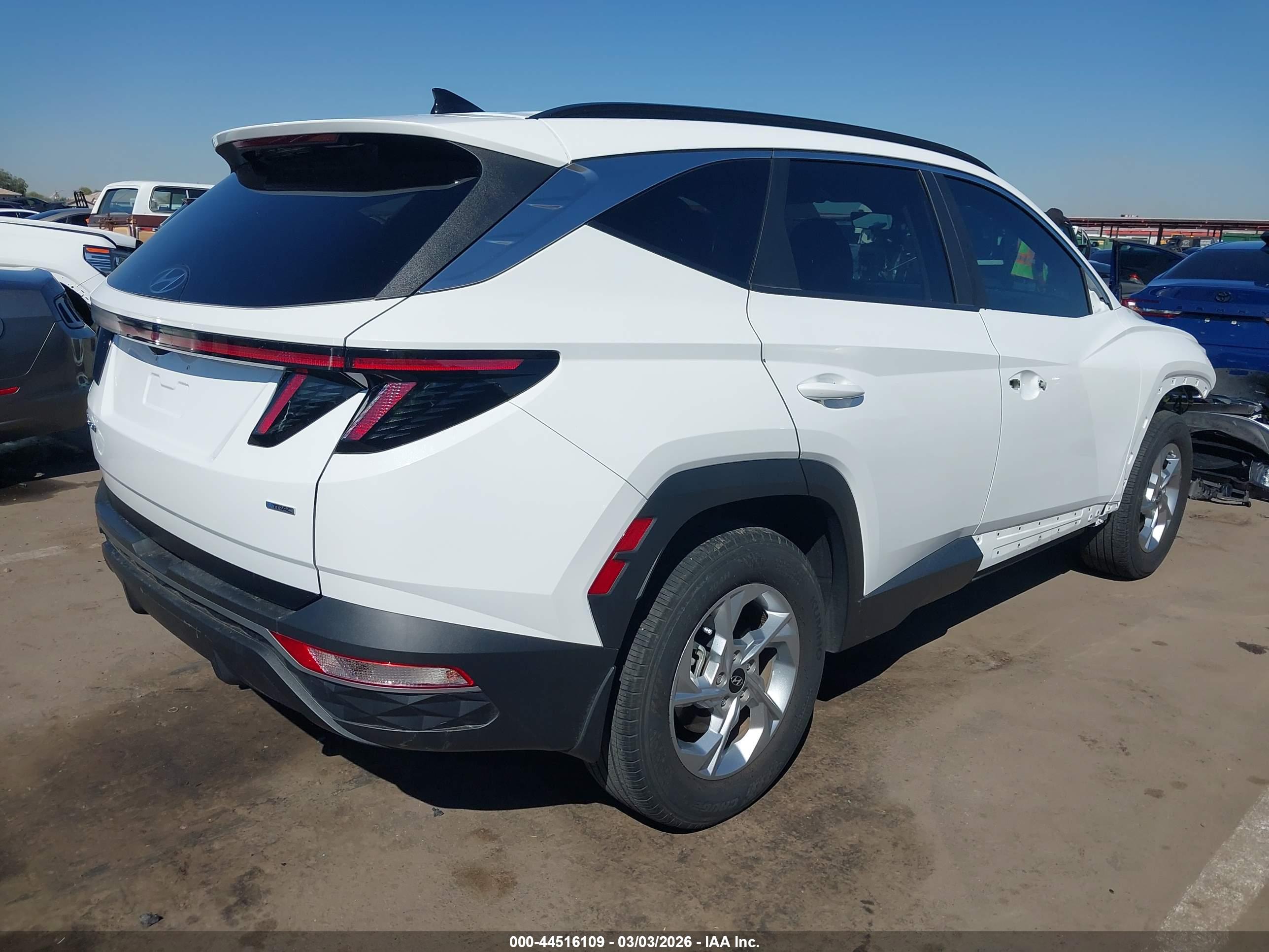HYUNDAI TUCSON image 4