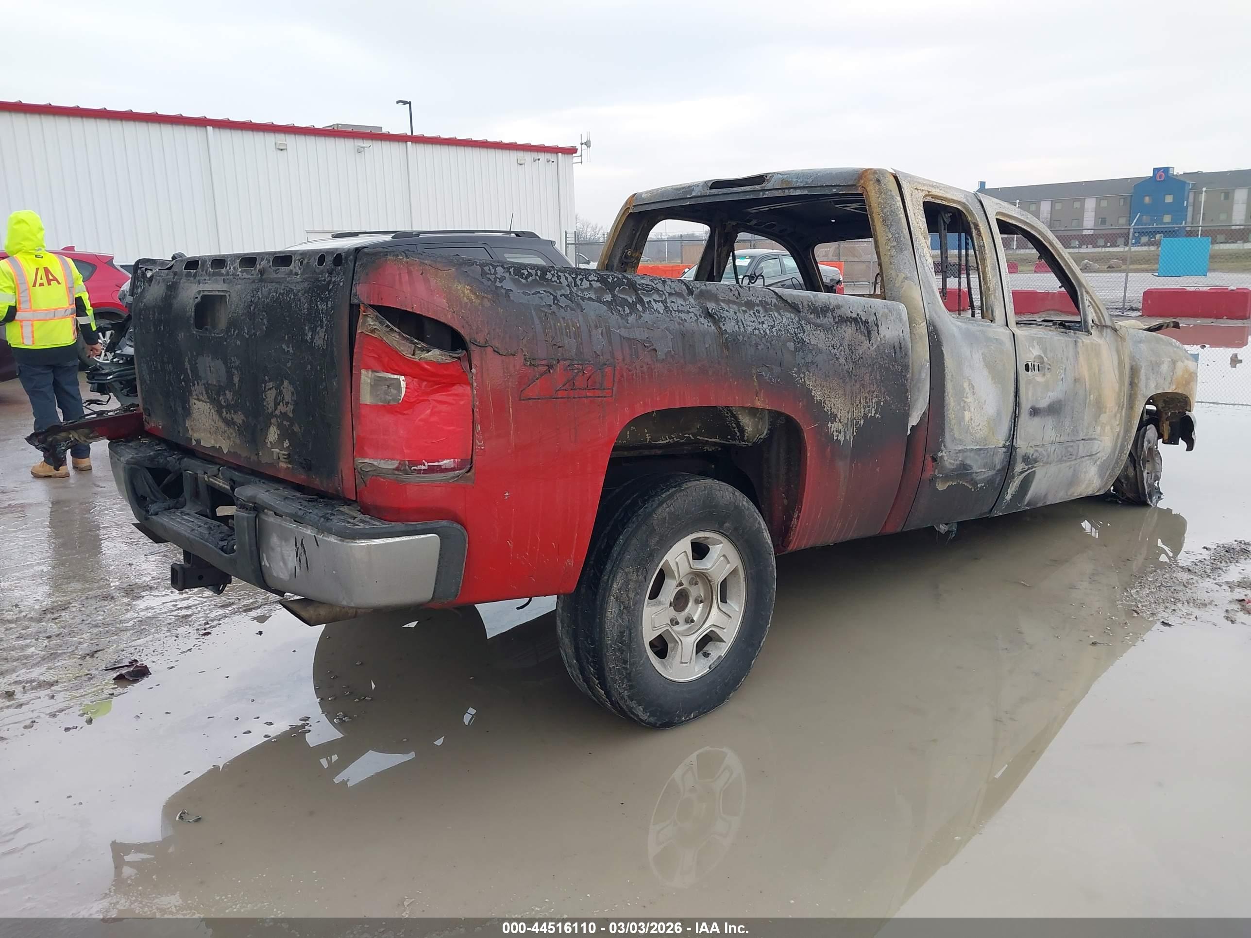 CHEVROLET SILVERADO image 4