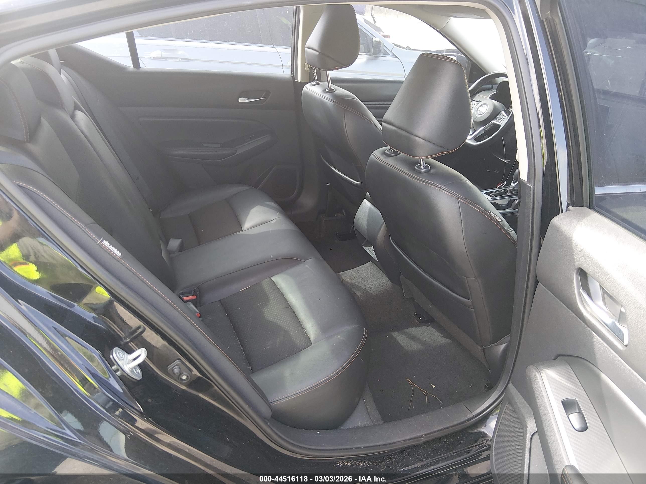 NISSAN ALTIMA image 8