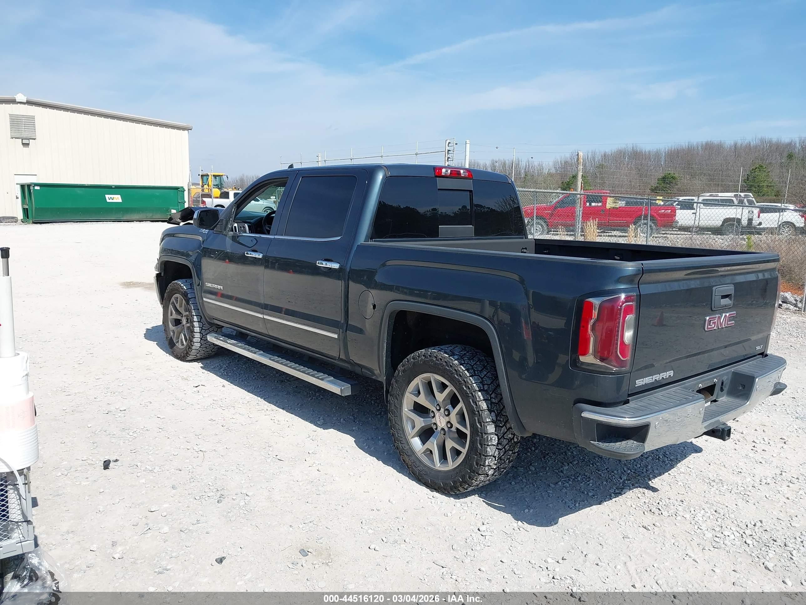 GMC SIERRA image 3