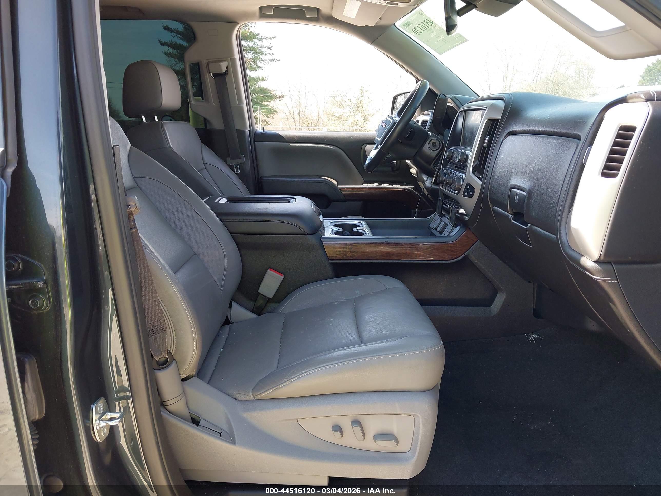 GMC SIERRA image 5