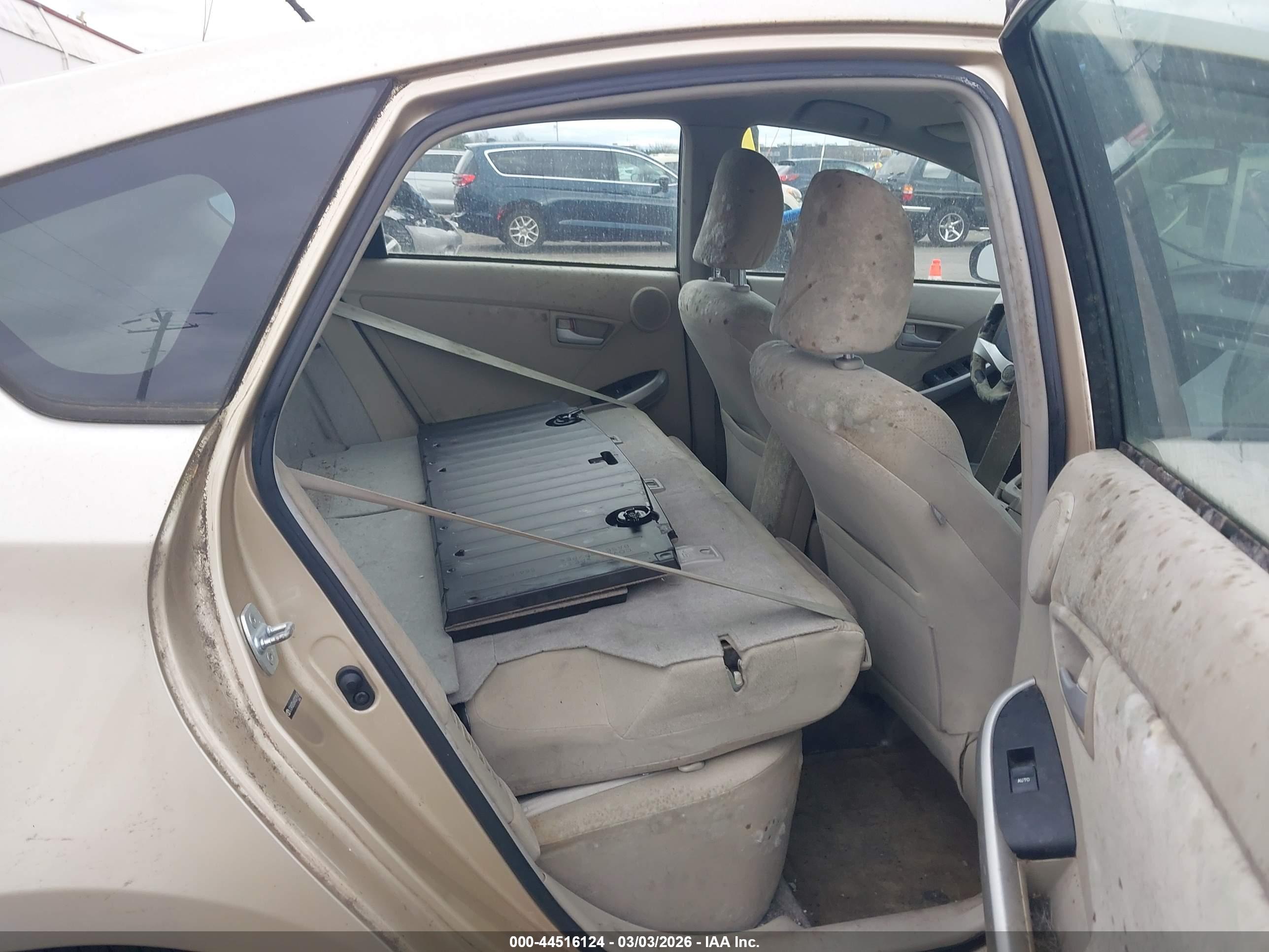 TOYOTA PRIUS image 8