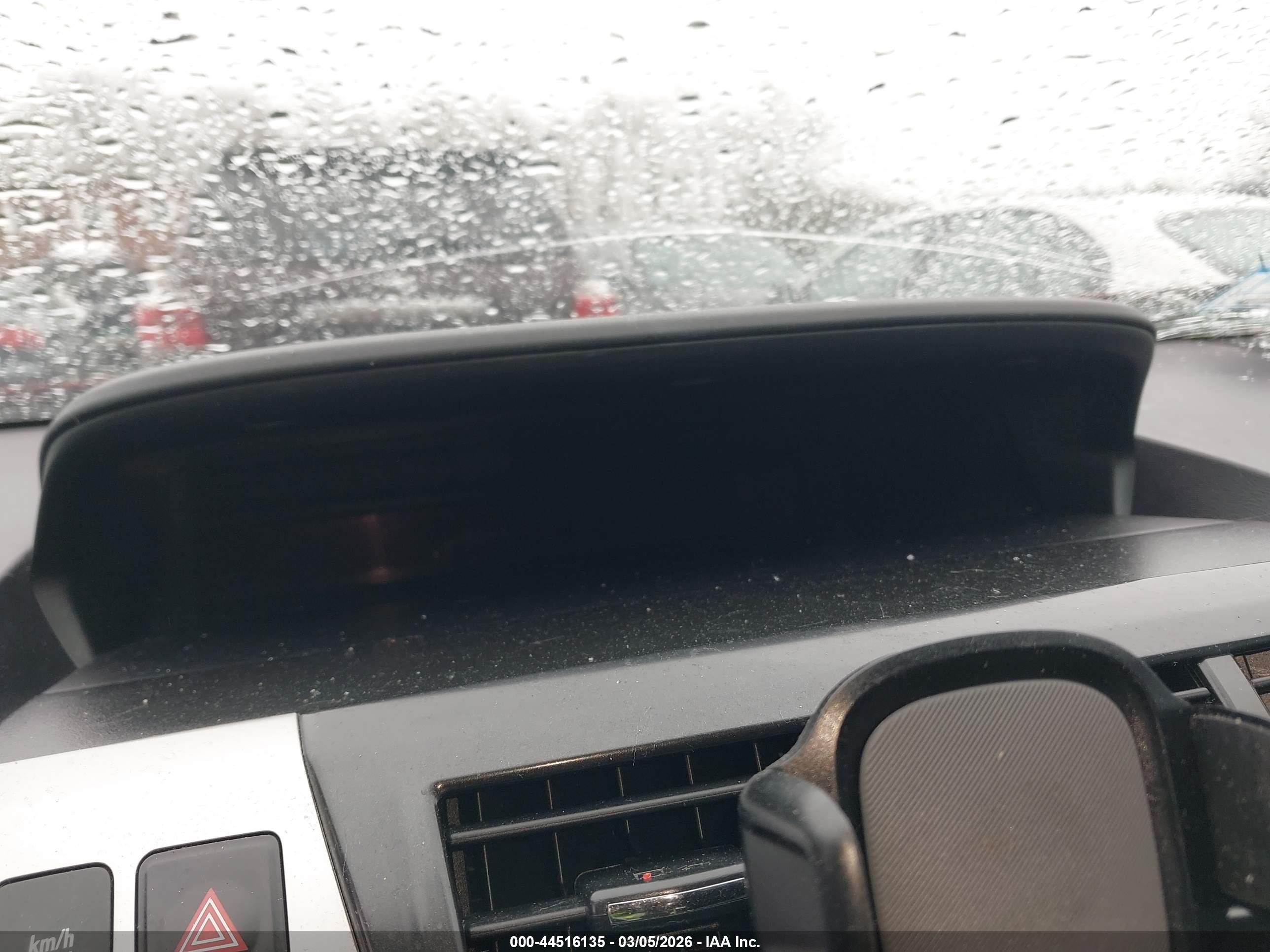 TOYOTA PRIUS image 7
