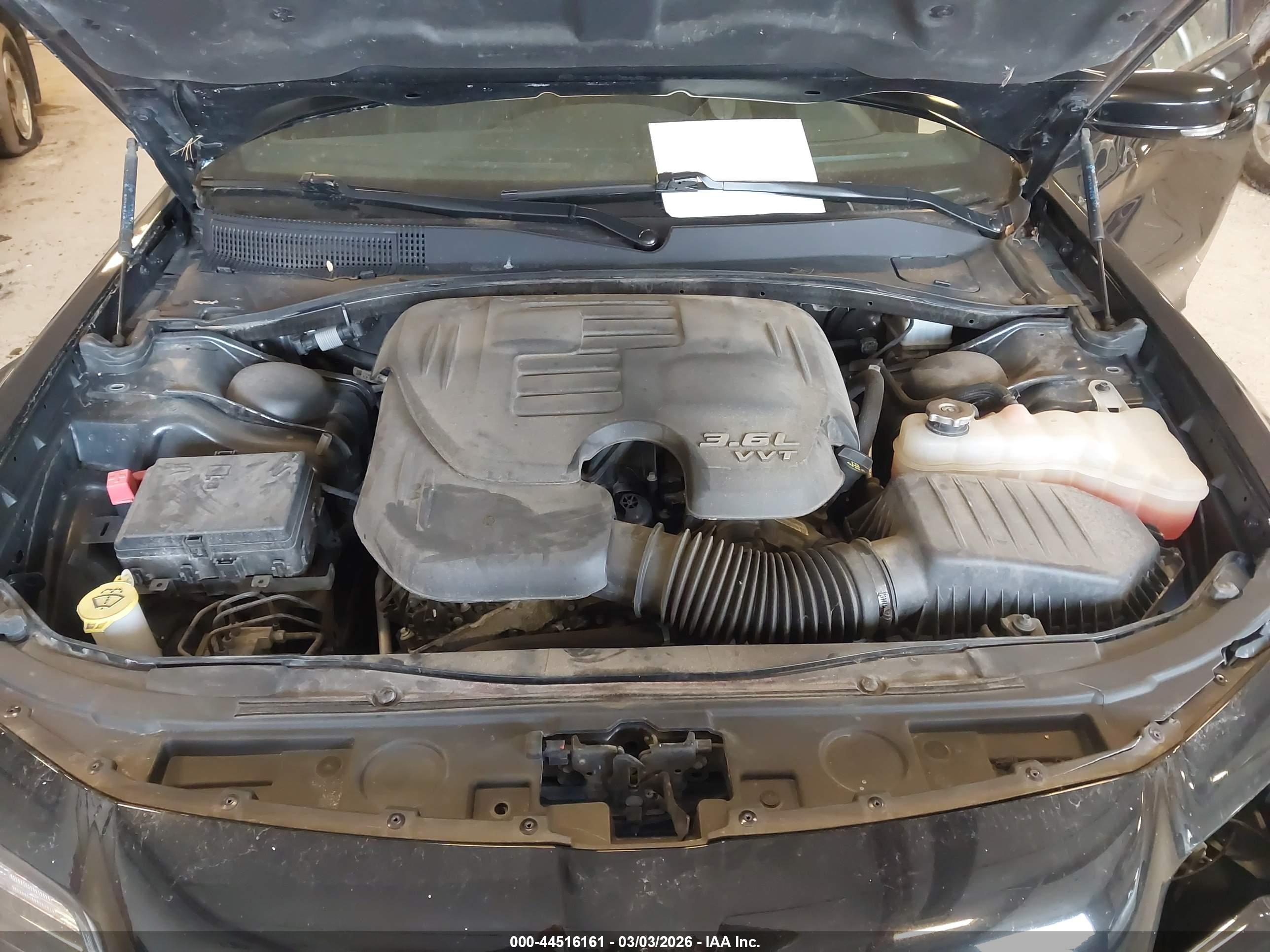 CHRYSLER 300 image 10