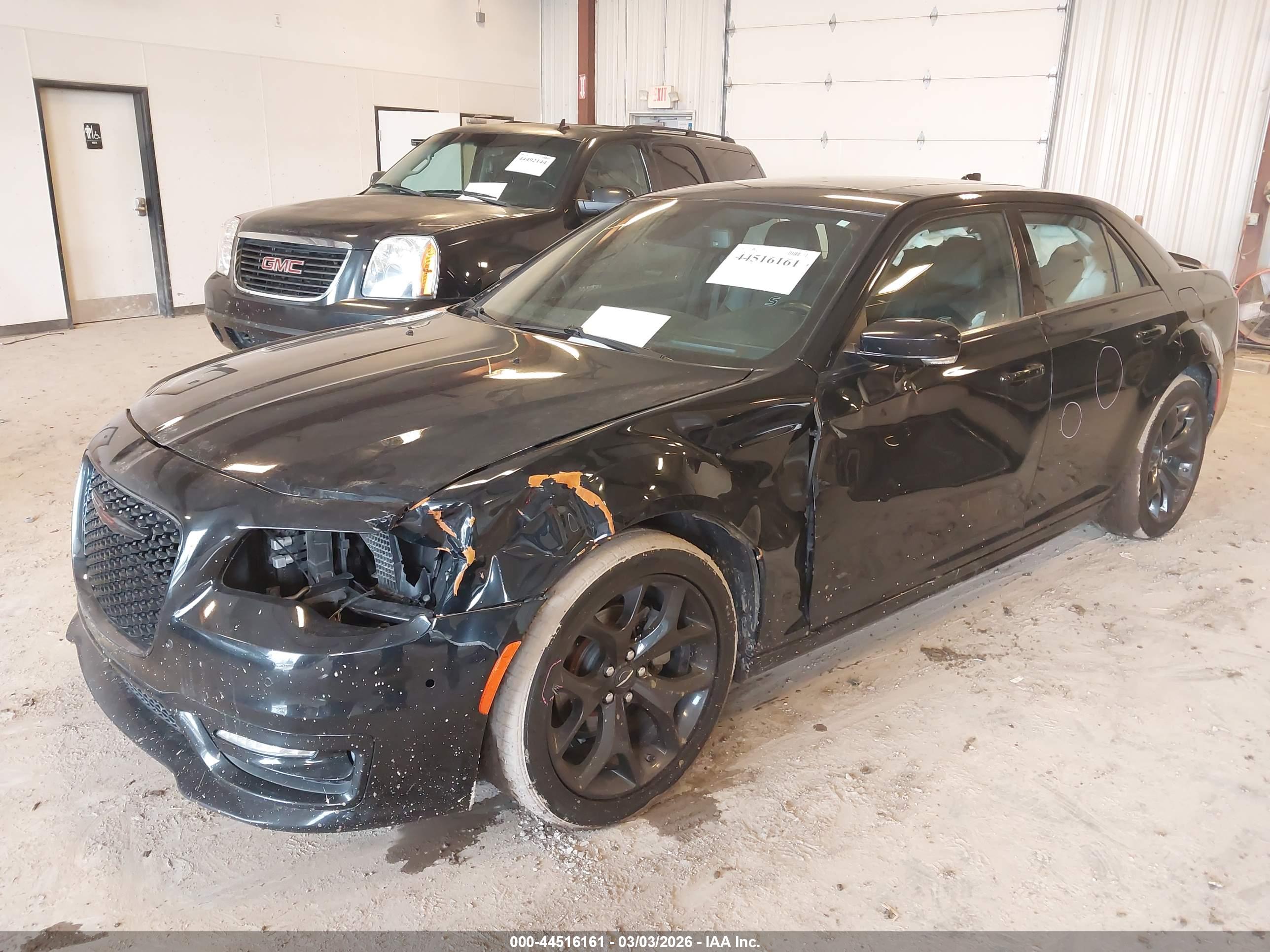 CHRYSLER 300 image 2
