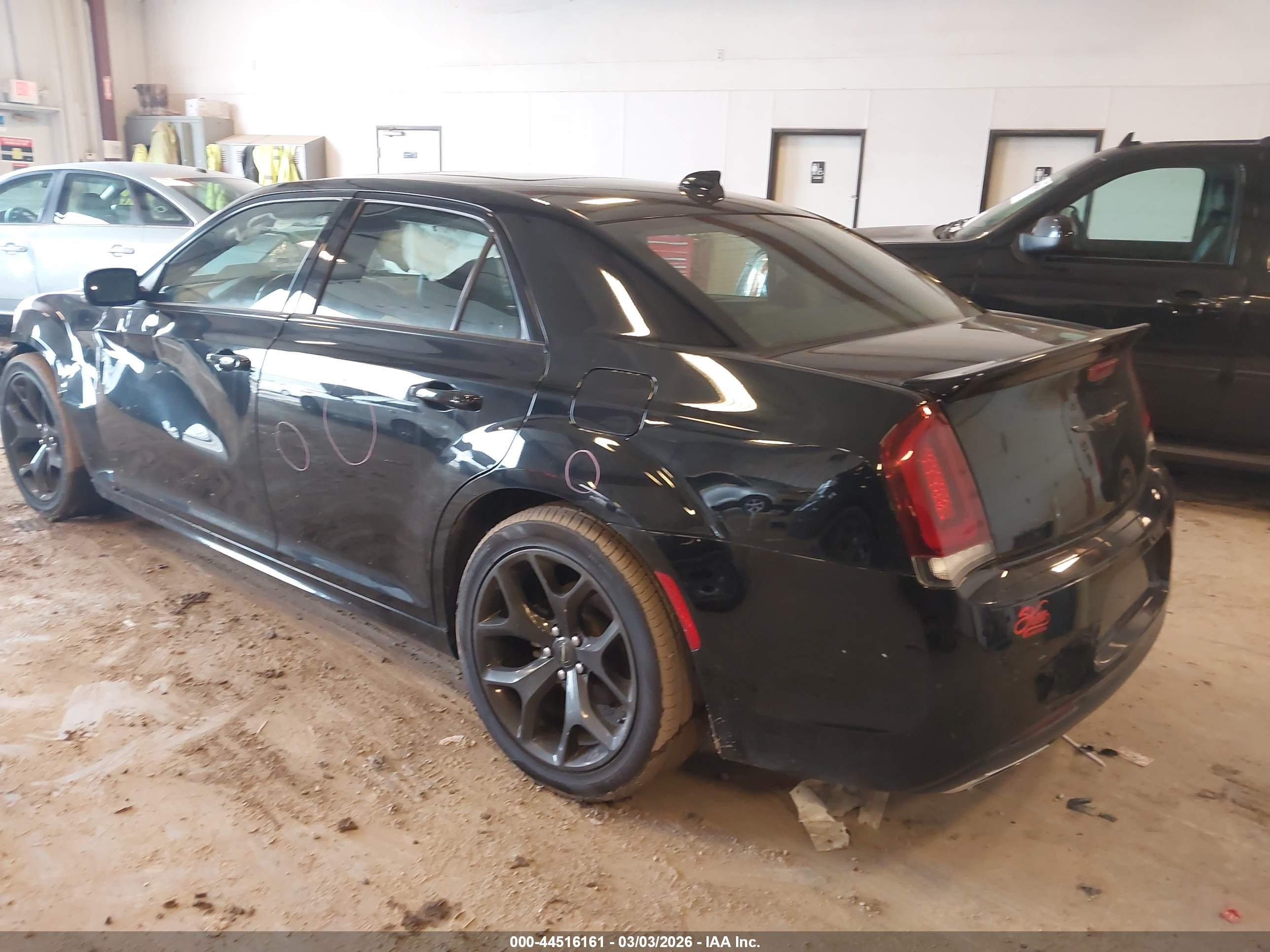 CHRYSLER 300 image 3