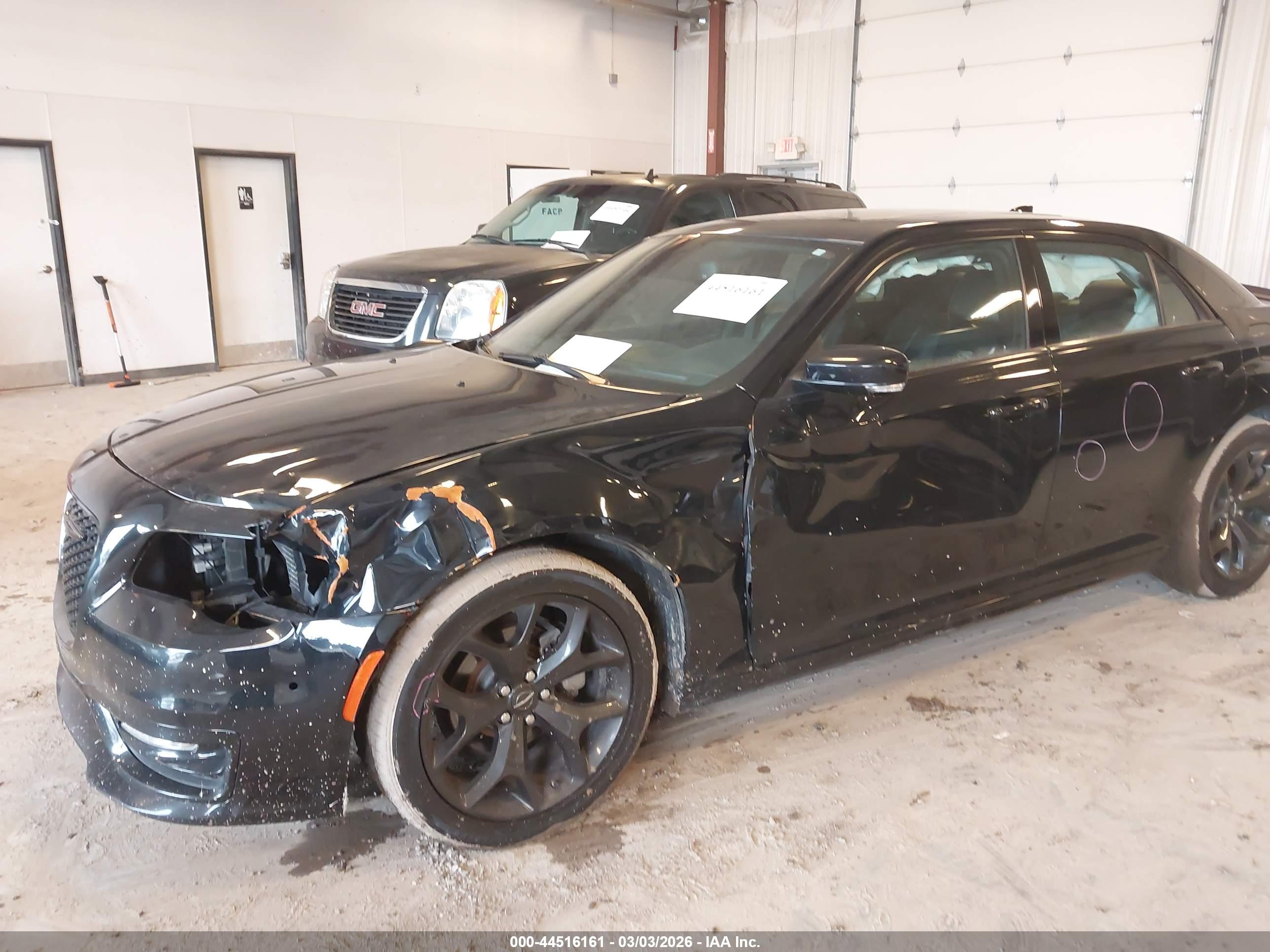 CHRYSLER 300 image 6