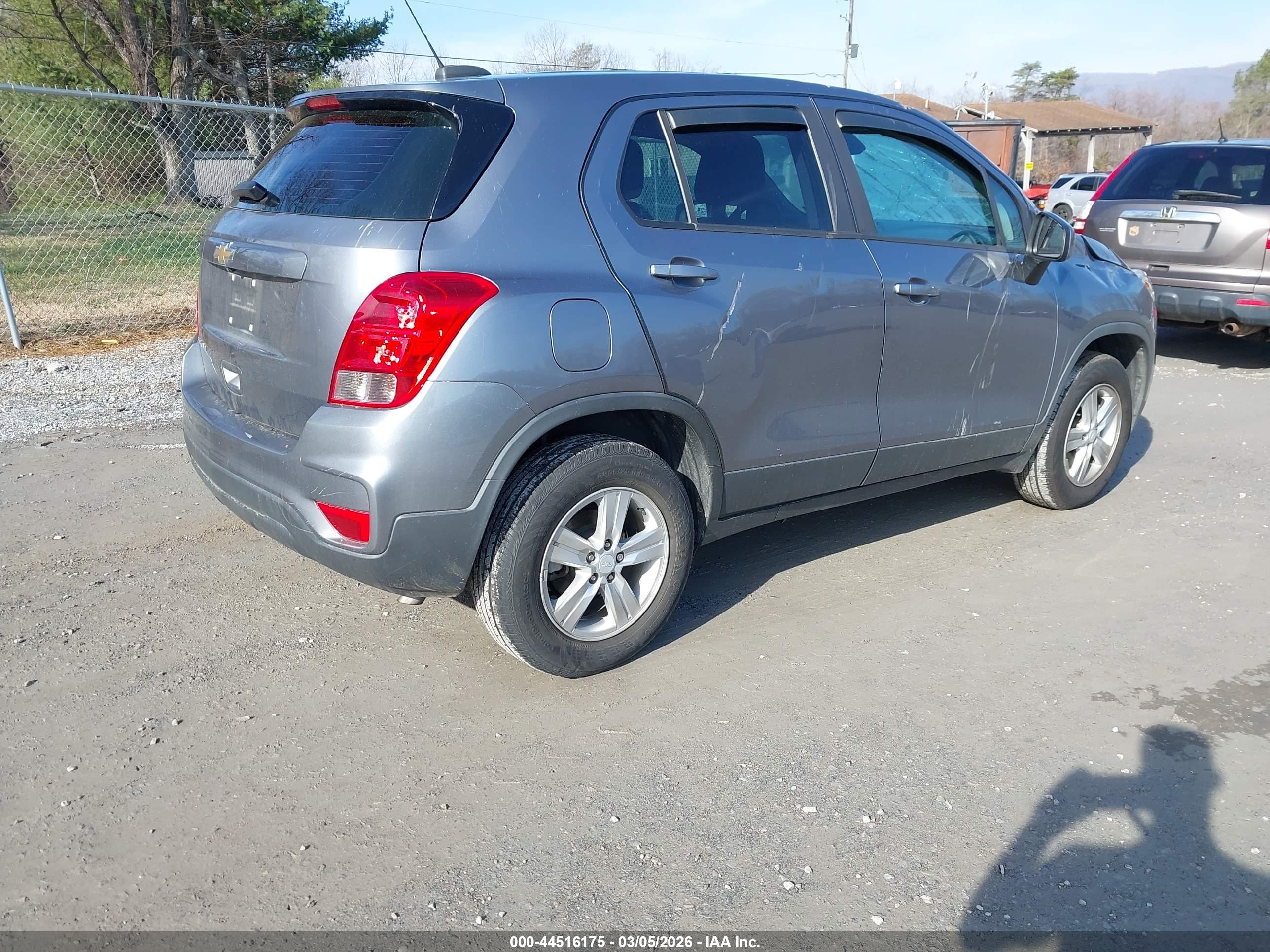 CHEVROLET TRAX image 4