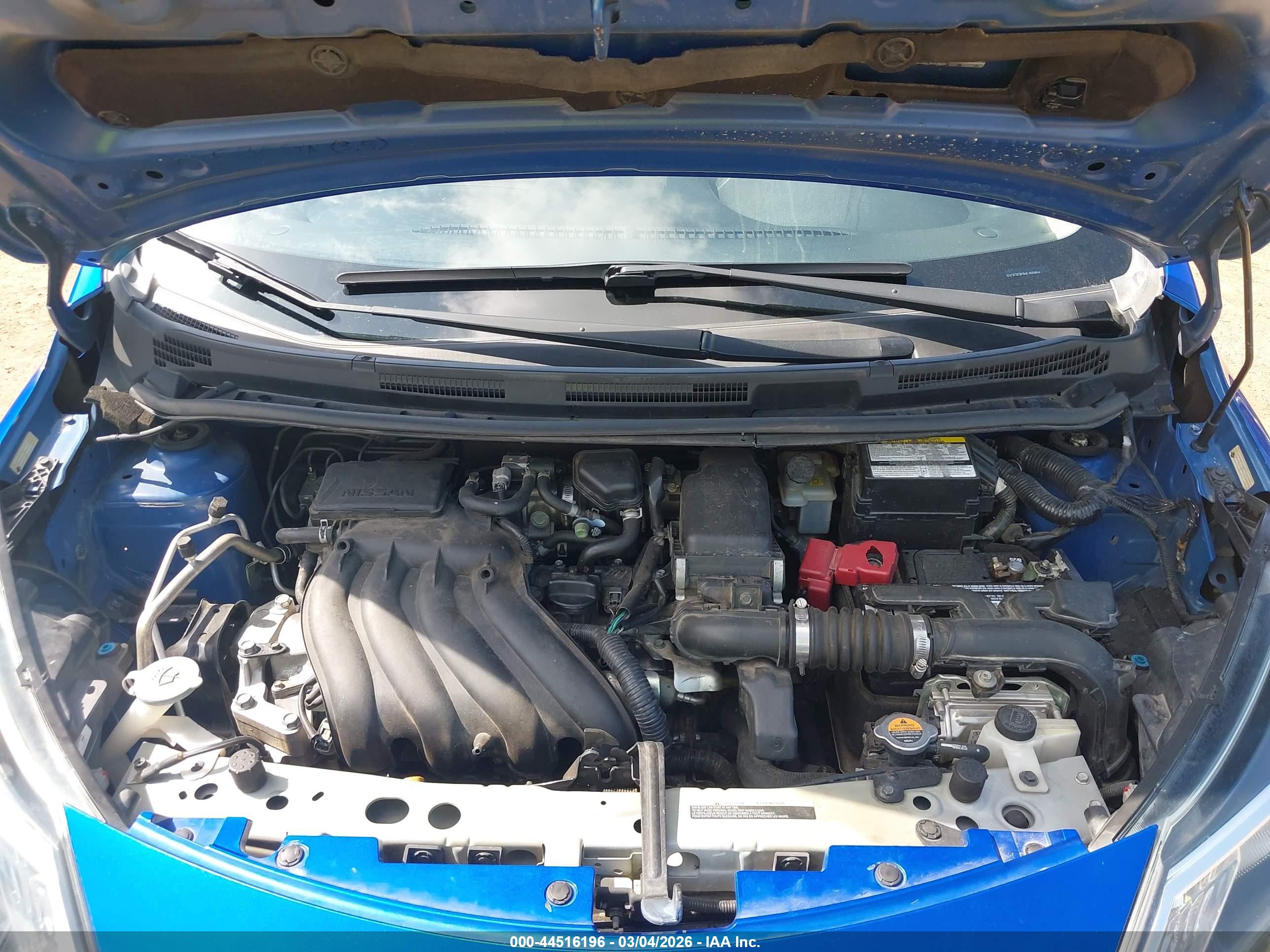 NISSAN VERSA image 10