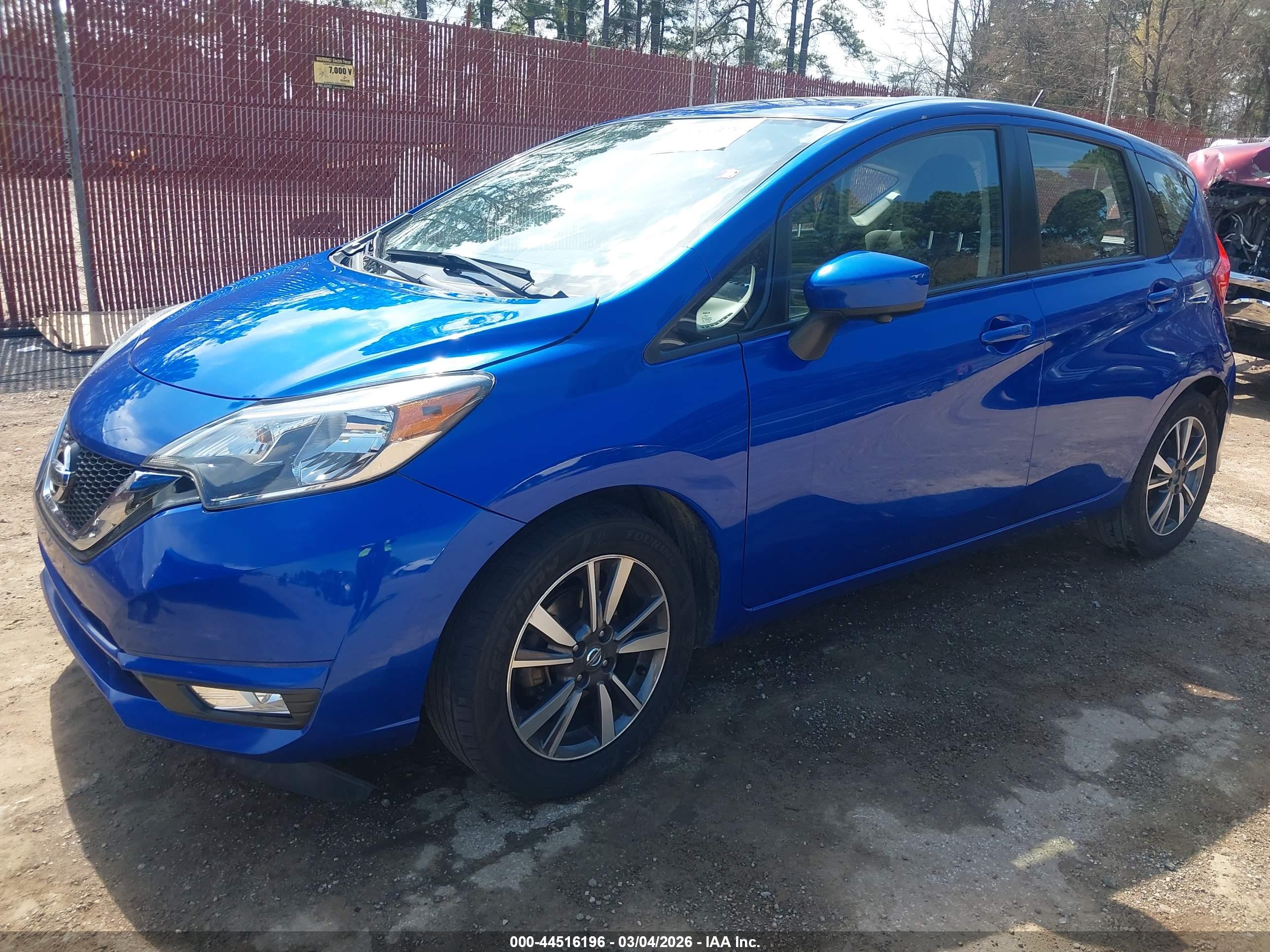NISSAN VERSA image 2