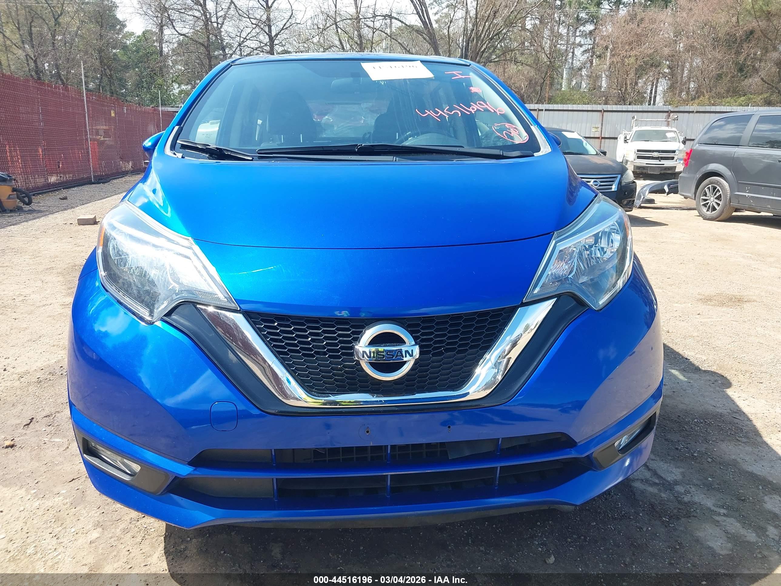 NISSAN VERSA image 6