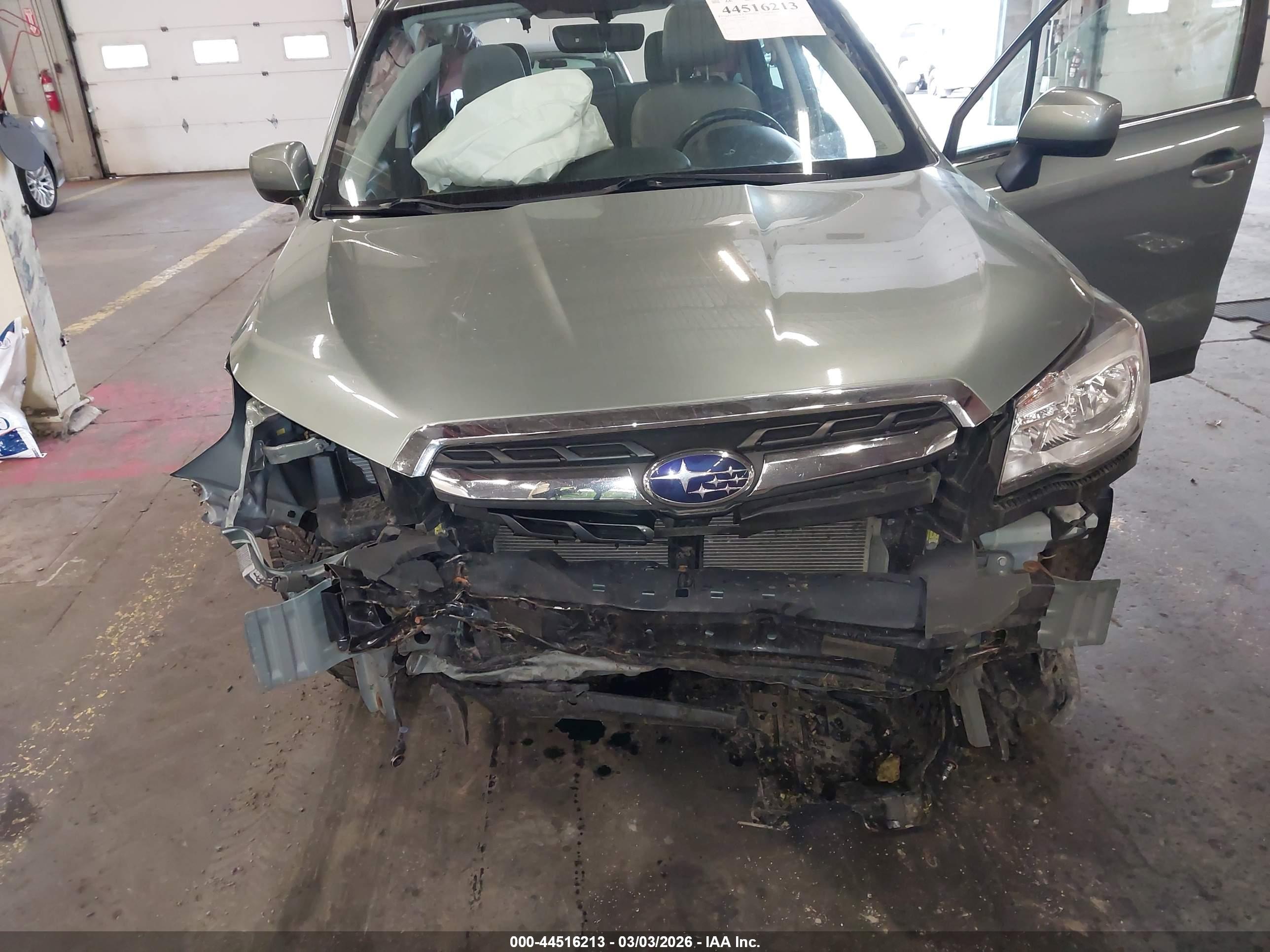 SUBARU FORESTER image 6