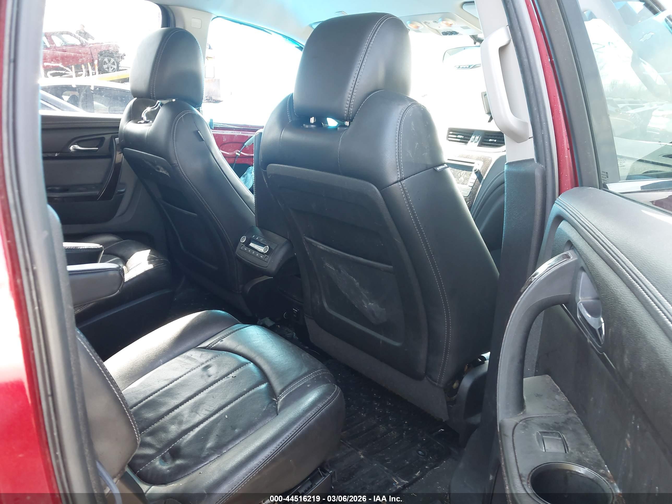 CHEVROLET TRAVERSE image 8