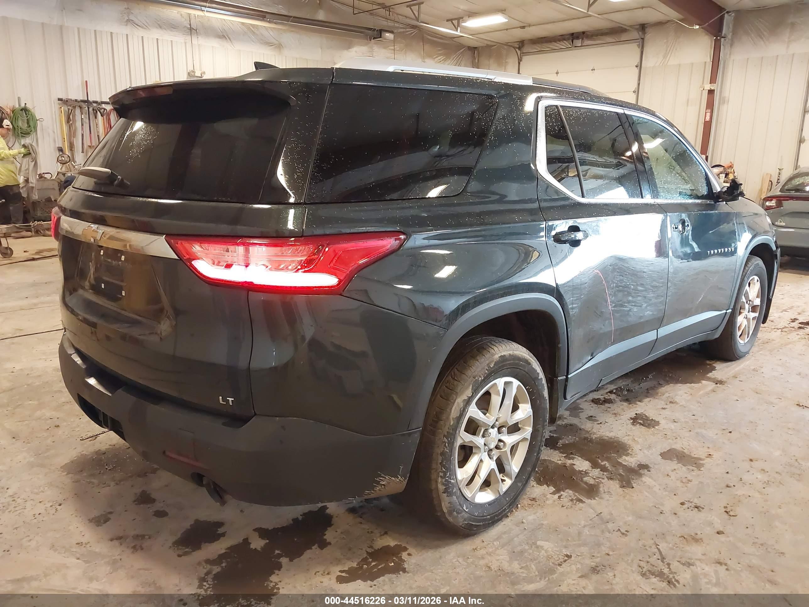 CHEVROLET TRAVERSE image 4