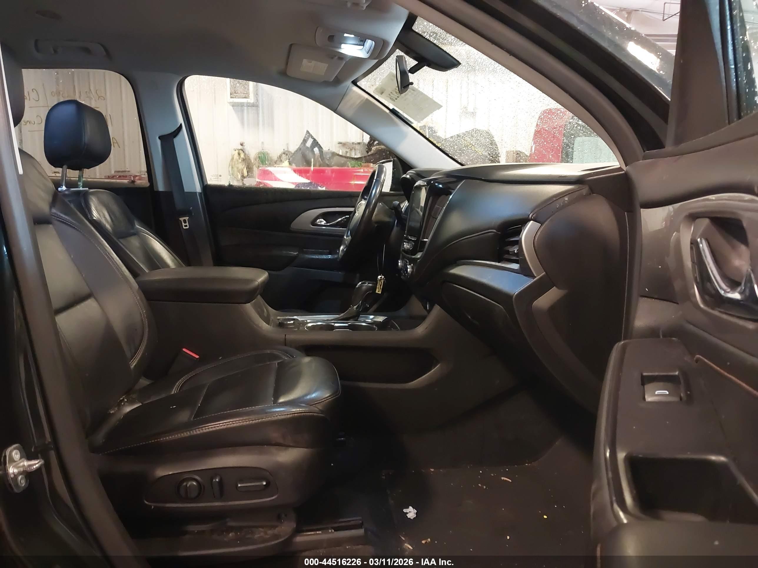 CHEVROLET TRAVERSE image 5