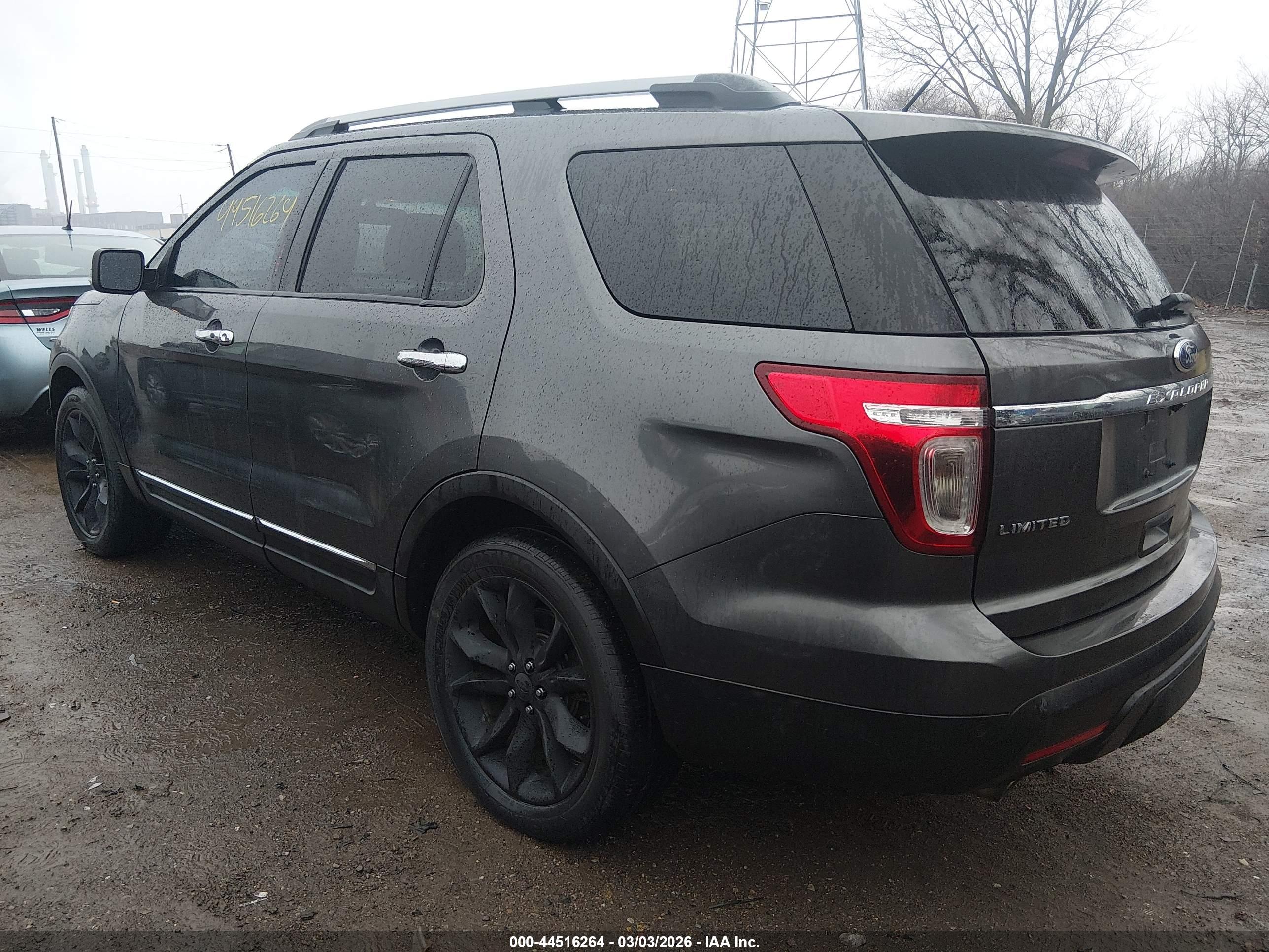 FORD EXPLORER image 3