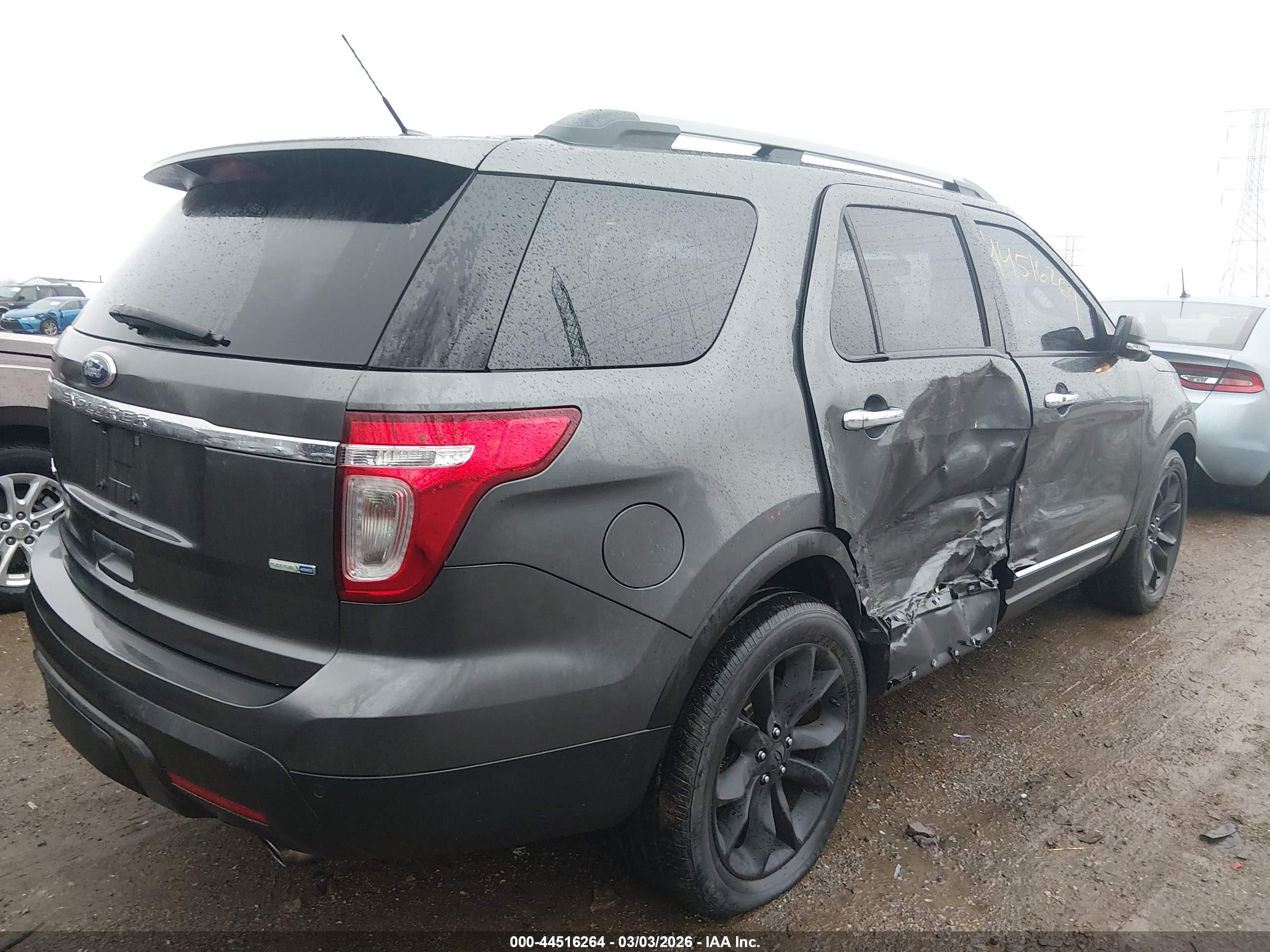 FORD EXPLORER image 4
