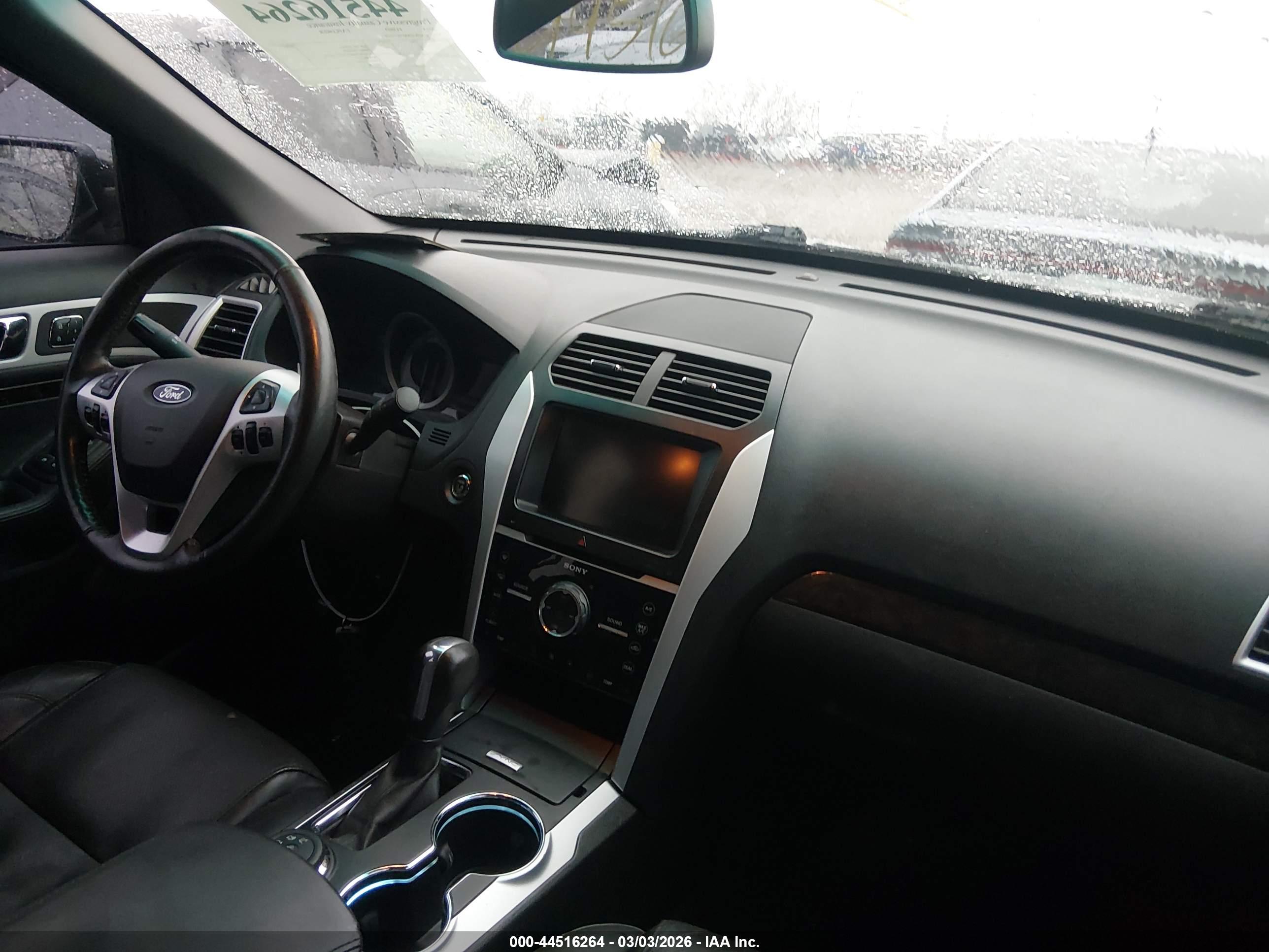 FORD EXPLORER image 5