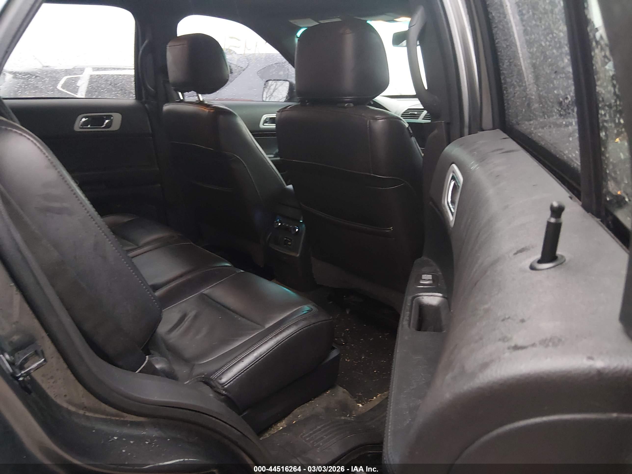 FORD EXPLORER image 8