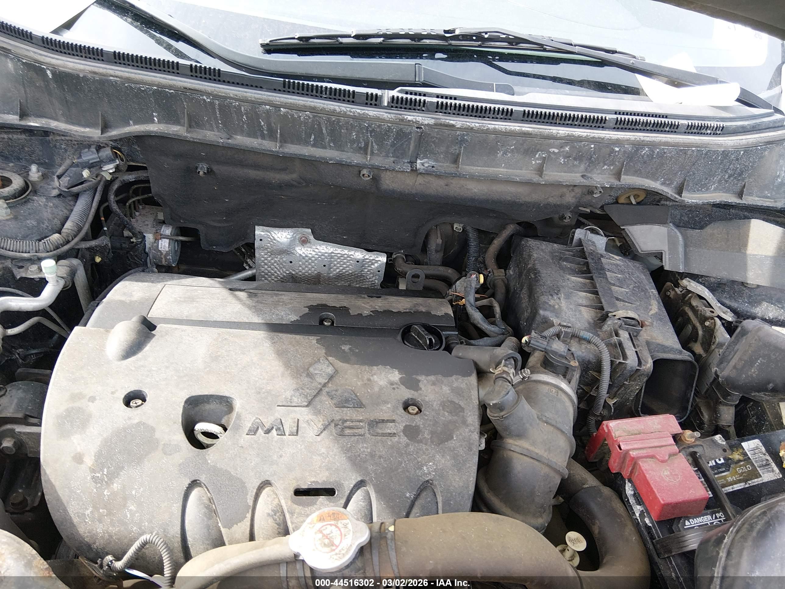 MITSUBISHI OUTLANDER image 10