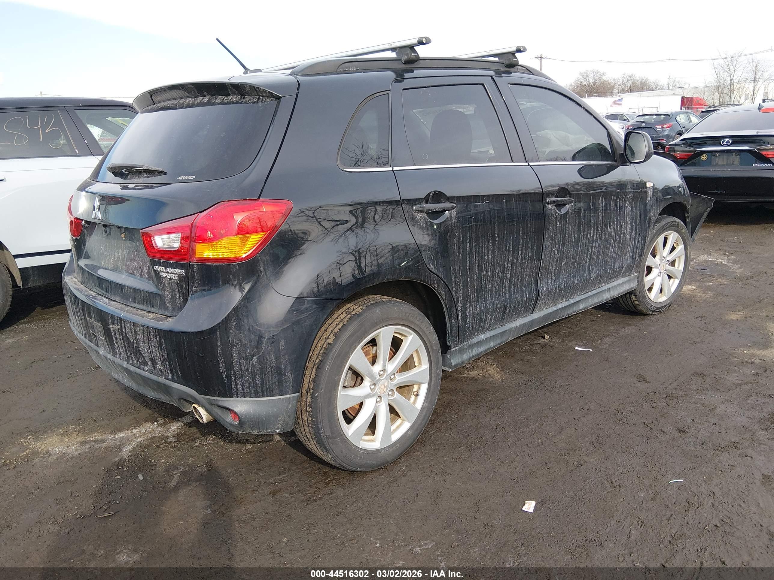 MITSUBISHI OUTLANDER image 4