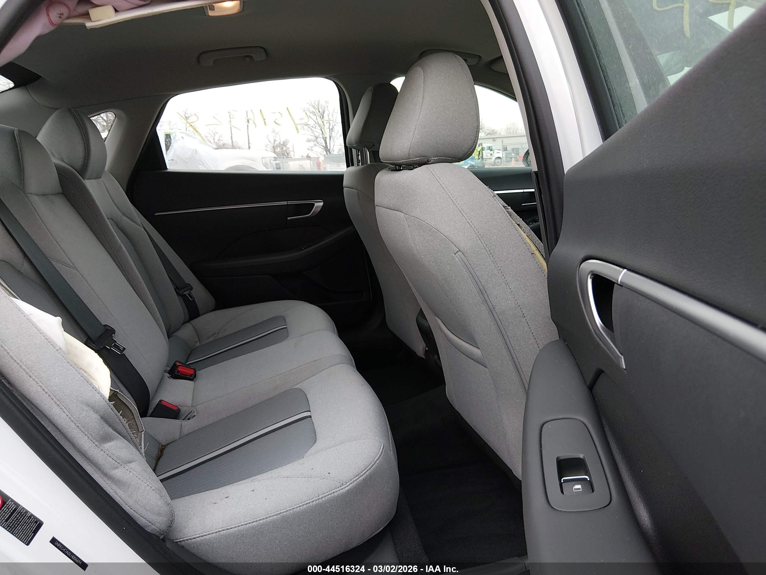HYUNDAI SONATA image 8